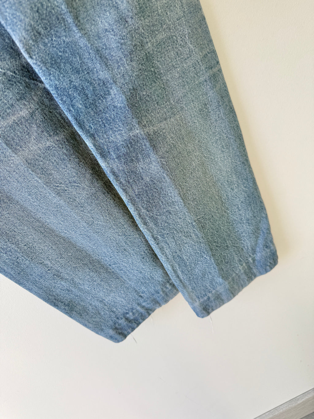 W29 L31 vintage Levis 501 28-29” measured medium faded blue made in 80s