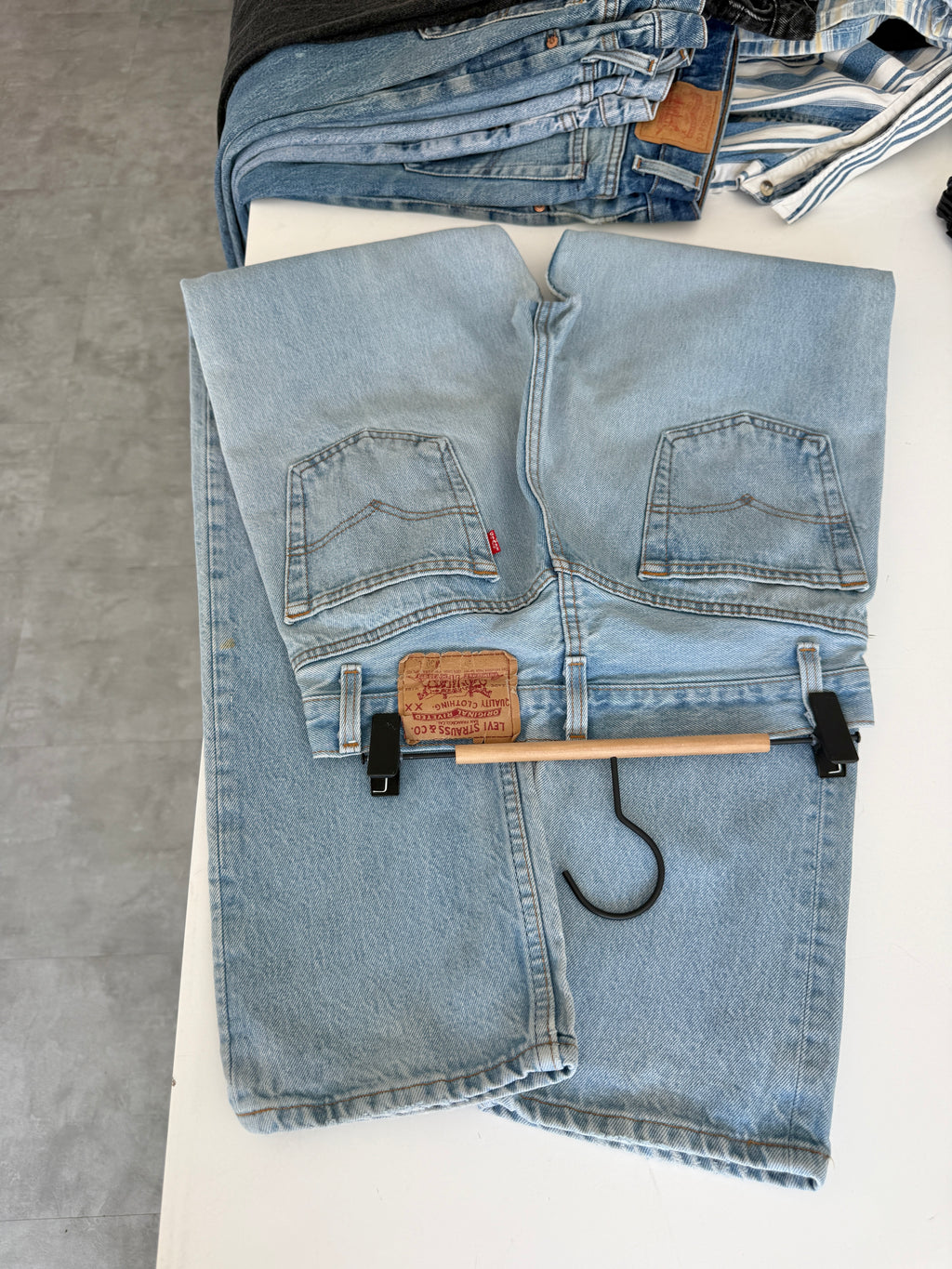 W27 L31 vintage Levis 501 26/27” measured waist light blue faded  90s USA 501s