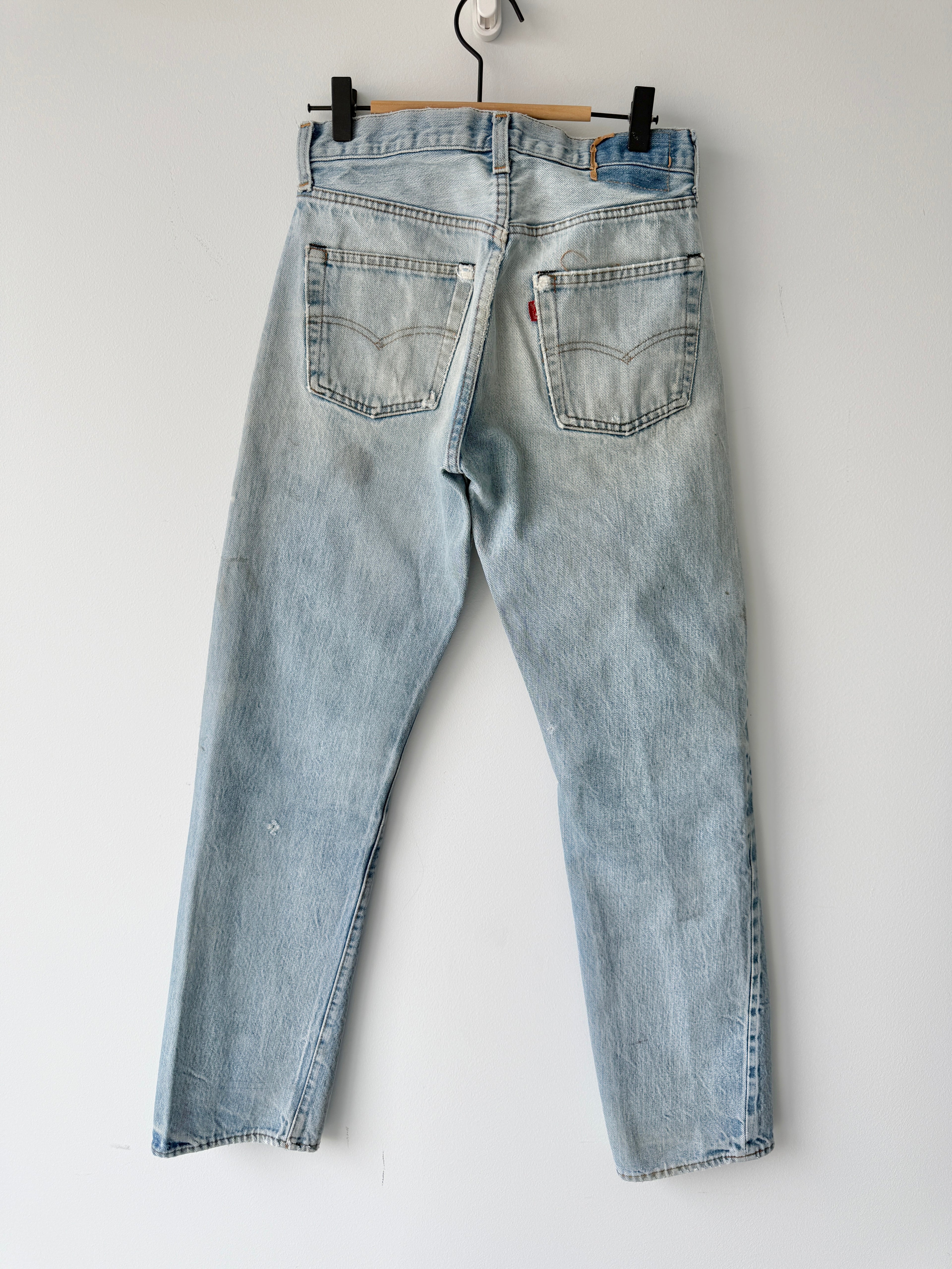 Selvedge W27 L30 vintage Levis 501 26/27” measured light blue faded 80s USA Levi’s 501s