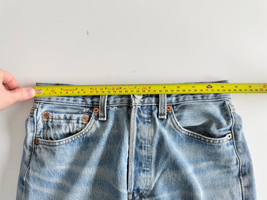 Soft W26 L29 vintage Levis 501 25/26” measured unique faded blue denim Y2K  Levi’s 501s