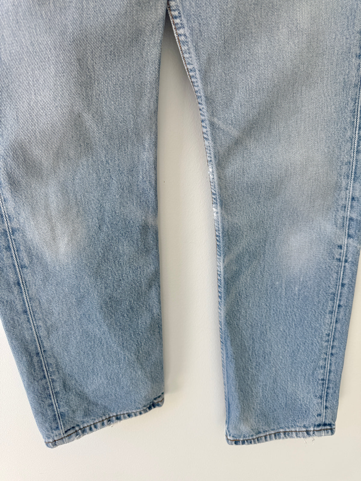 W24 L27 vintage Levis 501s 22/24” measured light blue 501s 90s