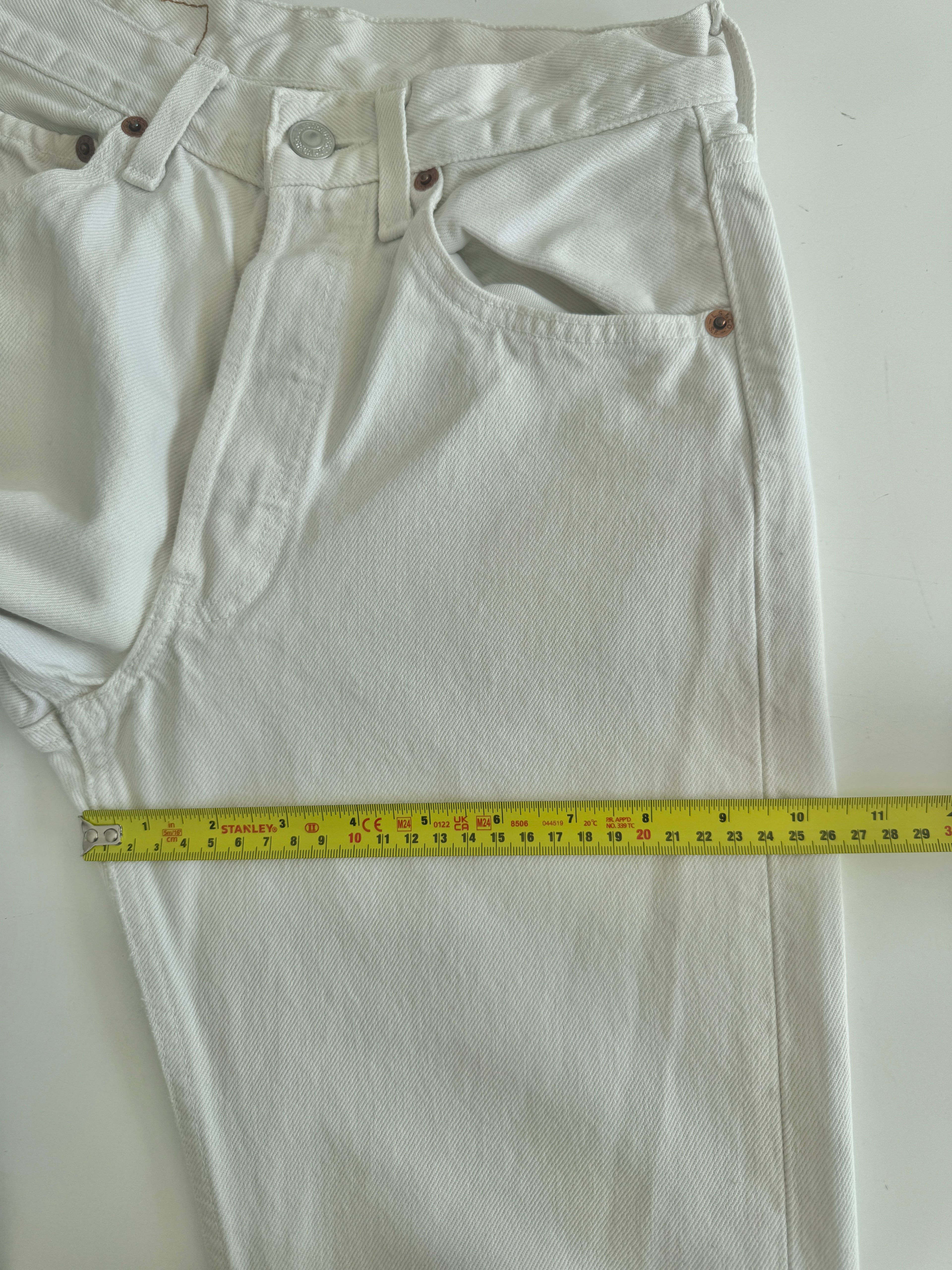 W24 L28 vintage Levis 501 23/24” measured waist white 501s 90s denim