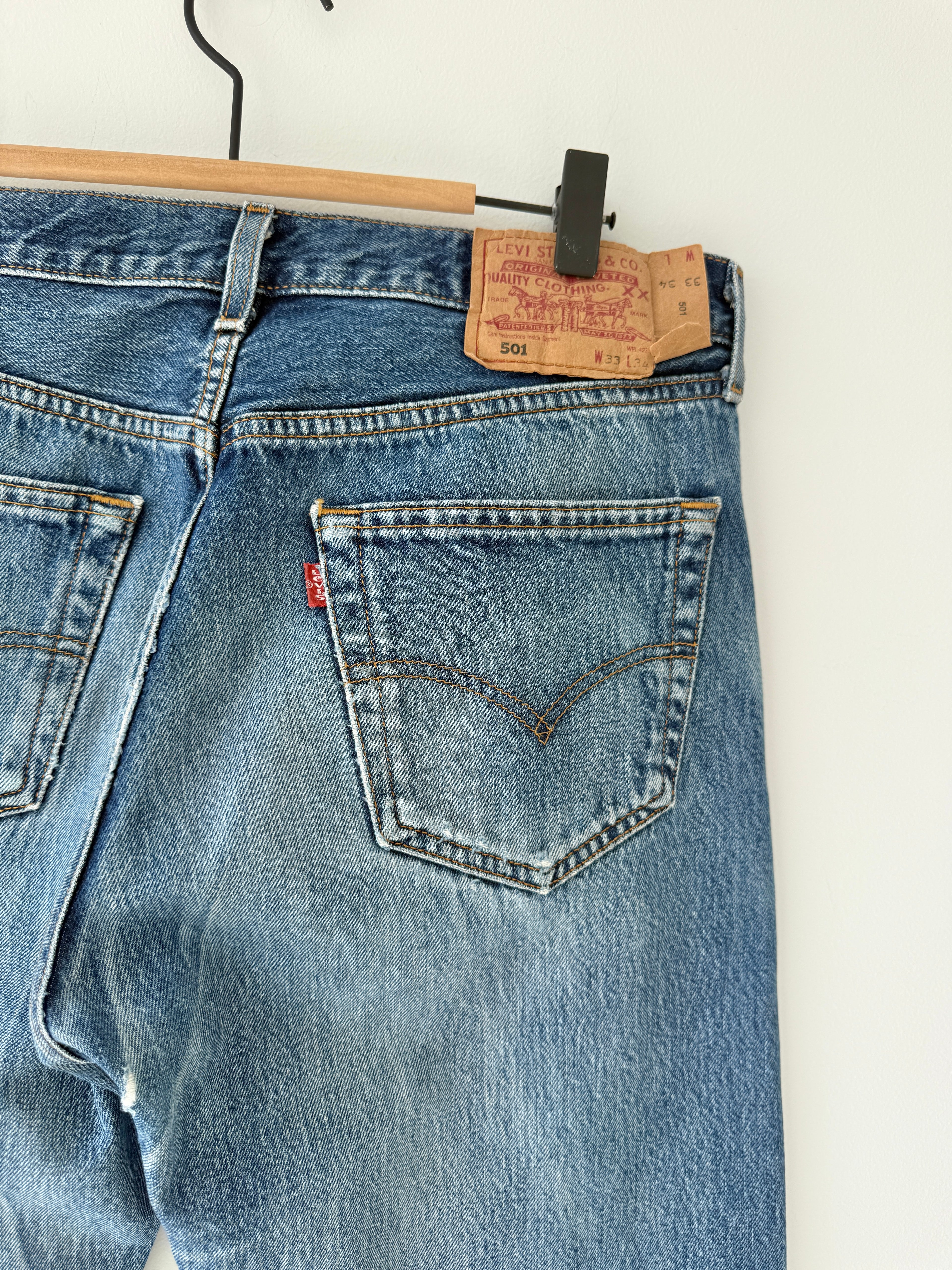 W31 L31 vintage Levis 501 31” measured waist dark blue whiskers Y2K 501s