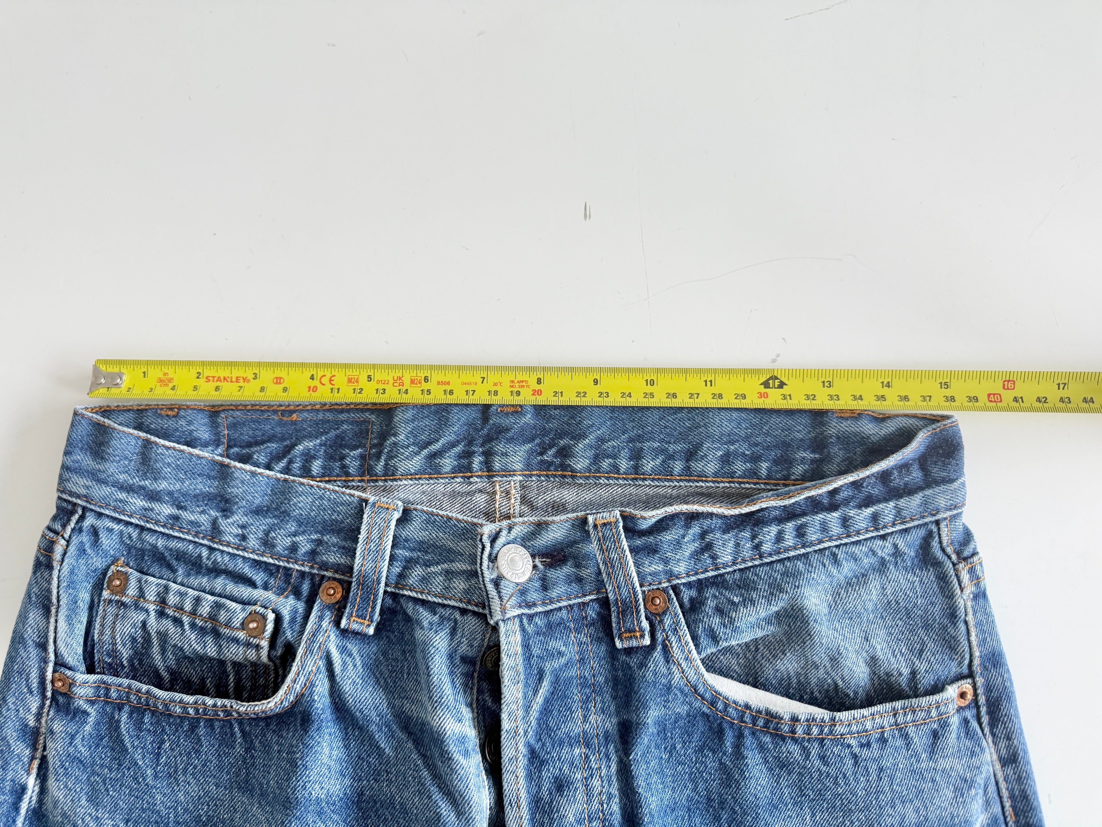 W30 L27 vintage Levis 501 29-30” measured dark raw blue faded made in USA 80s