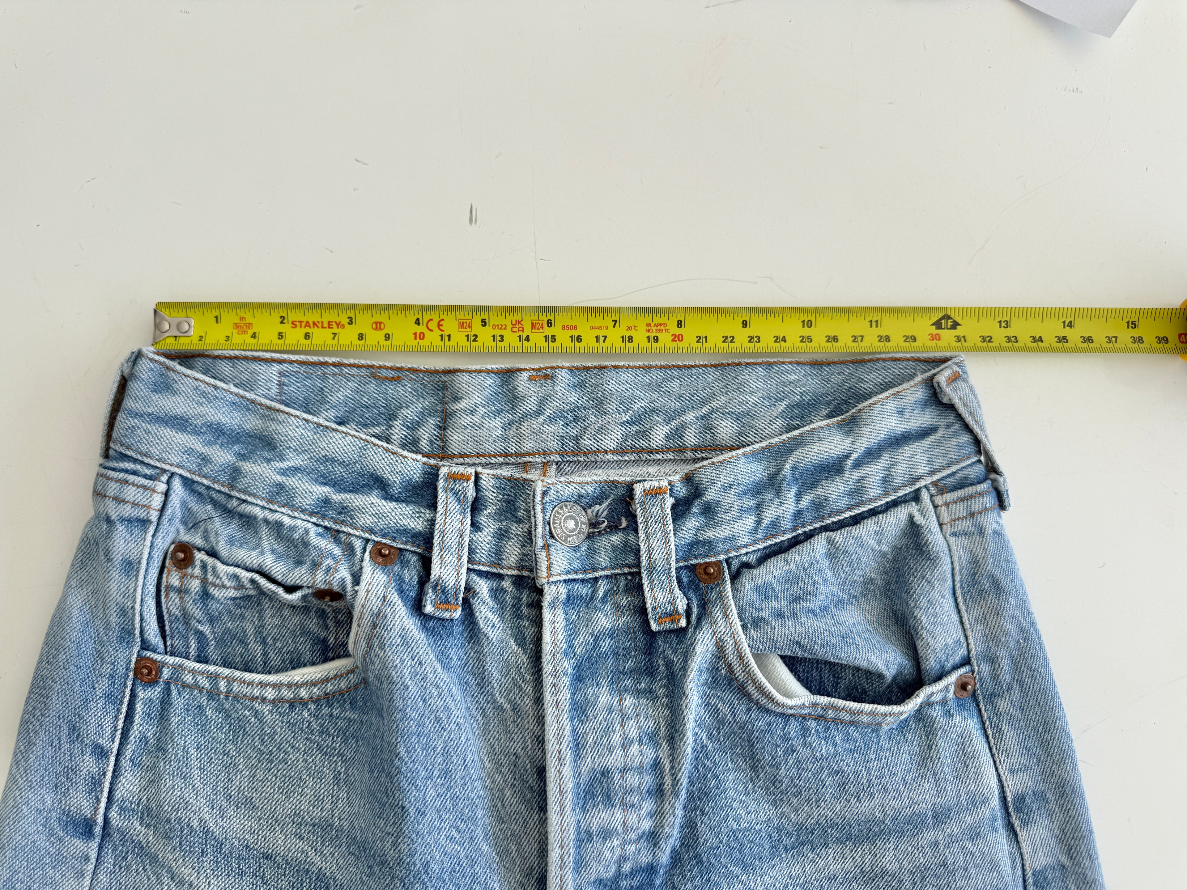 W24 L28 vintage Levis 501 24” light blue Levi’s 501s 80s