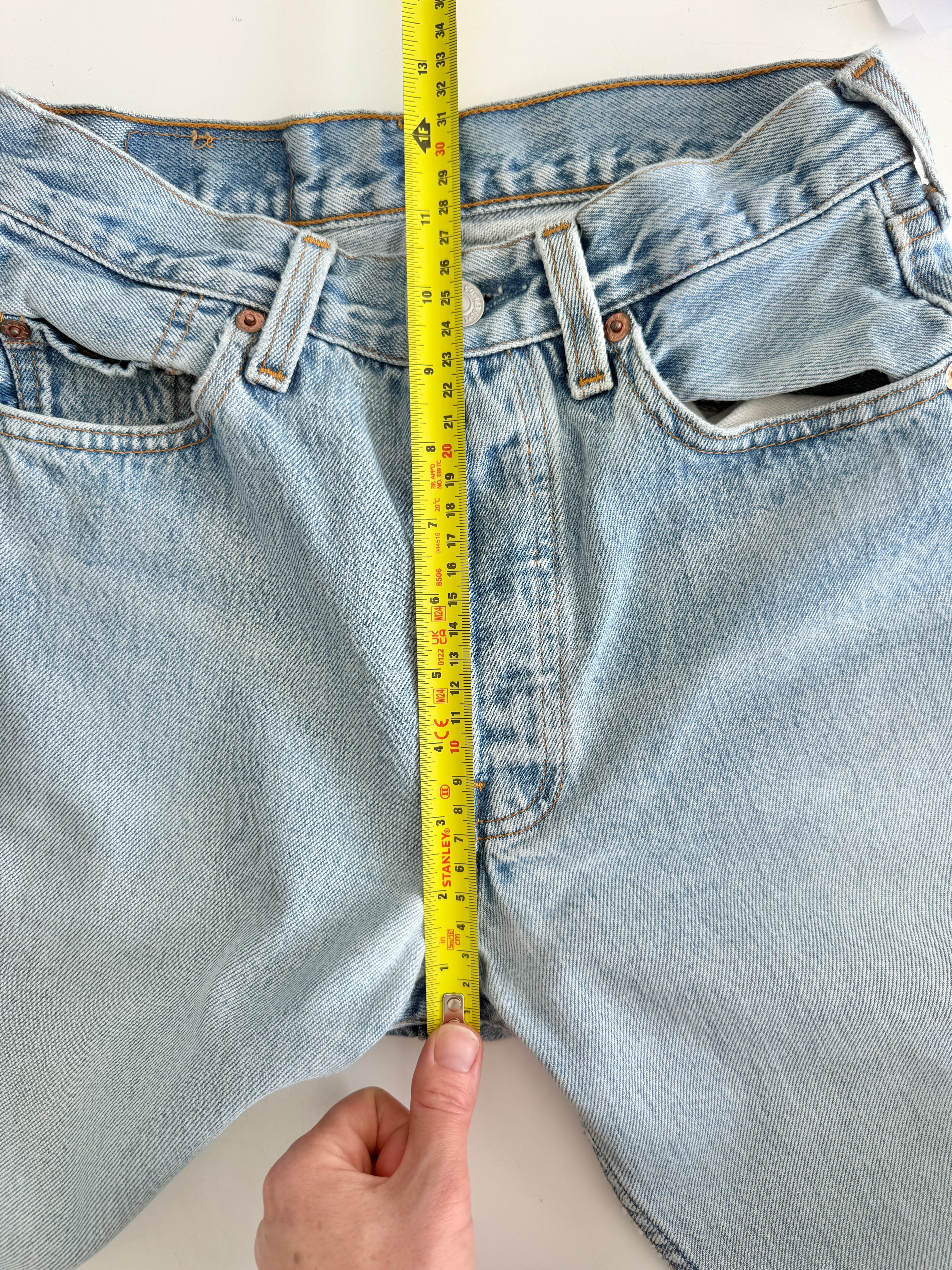 Soft W25 L29 vintage Levis 501 24/25” measured waist light blue 501s made in 90s USA