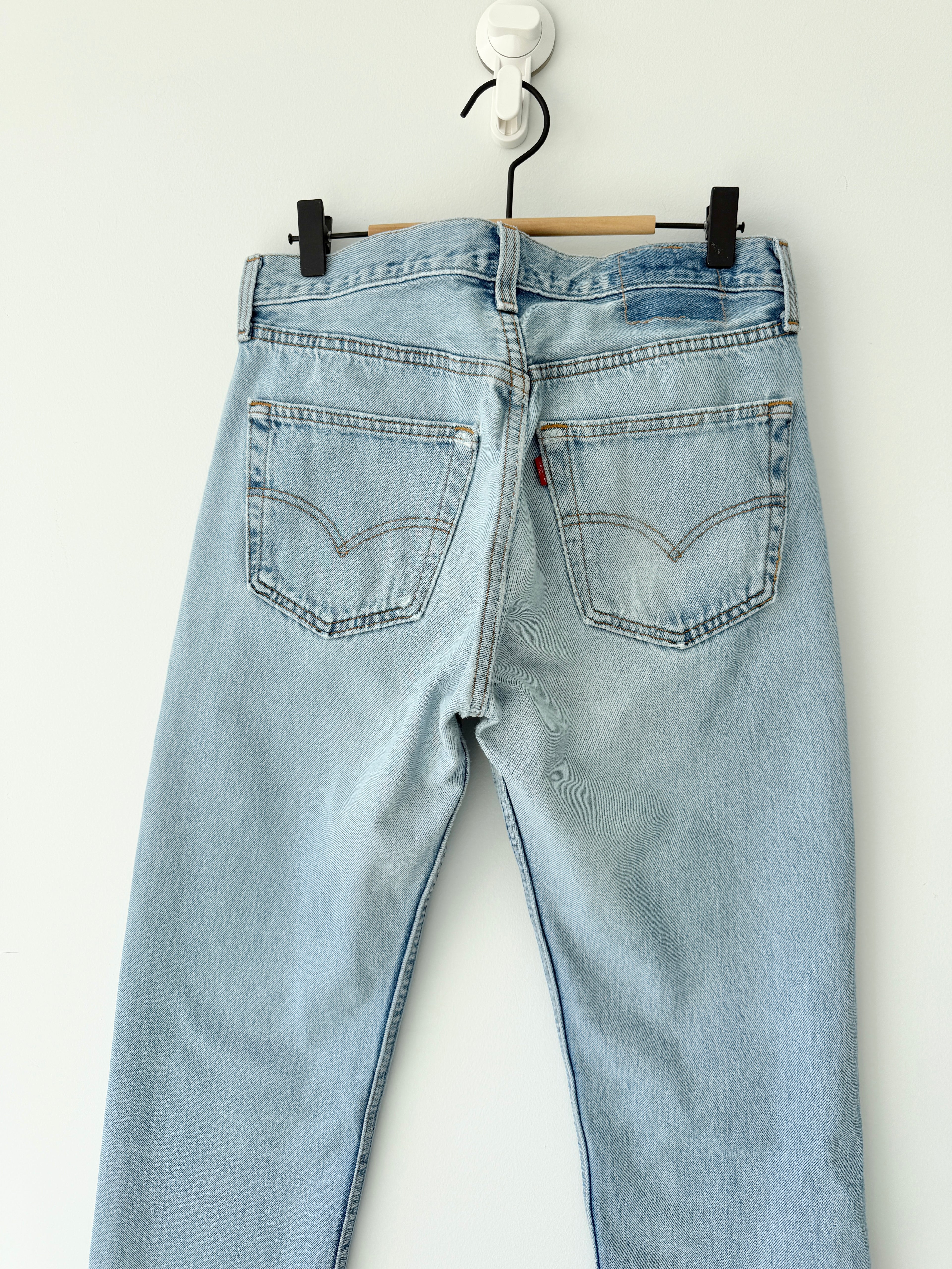 W29 L30 vintage Levis 501 28/29” measured light faded blue denim Levi’s 501s USA