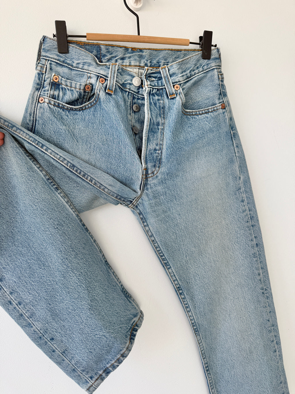 W26 L31 vintage Levis 501 24-26” measured medium blue 90s Levi’s 501s USA
