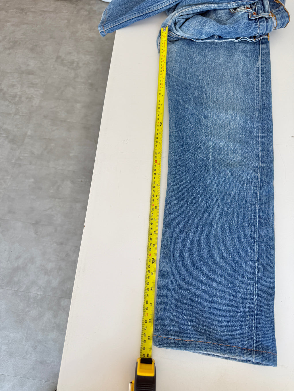 W31 L29 vintage Levis 501s 30/31” measured dark fade blue 90s 501s