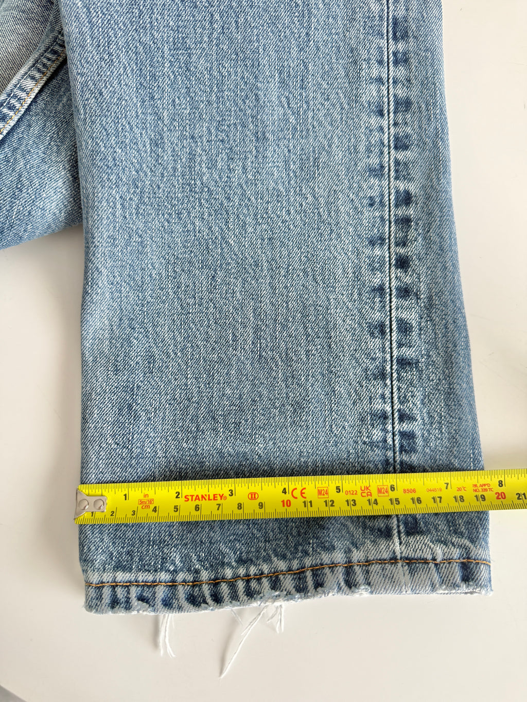 W32 L33 vintage Levis 505 31-32” measured medium faded blue 90s Levi’s 505s