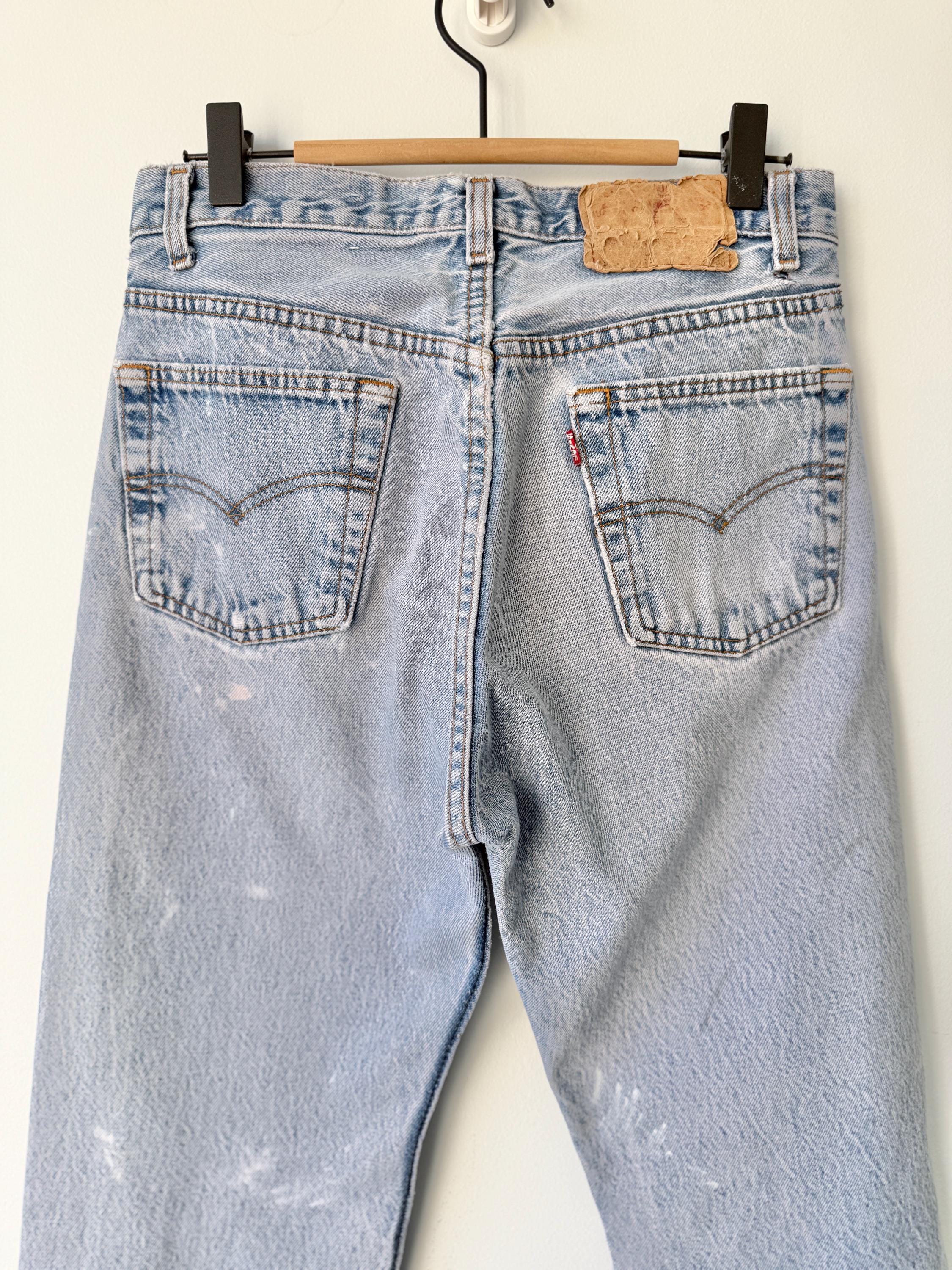 W27 L30 vintage Levis 501 26-27” measured light blue made in 80s USA