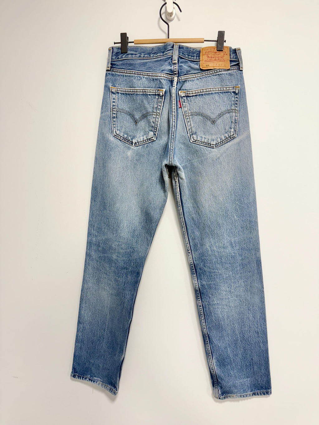 W30 L31 vintage Levis 501 29-30” measured medium blue made in 90s
