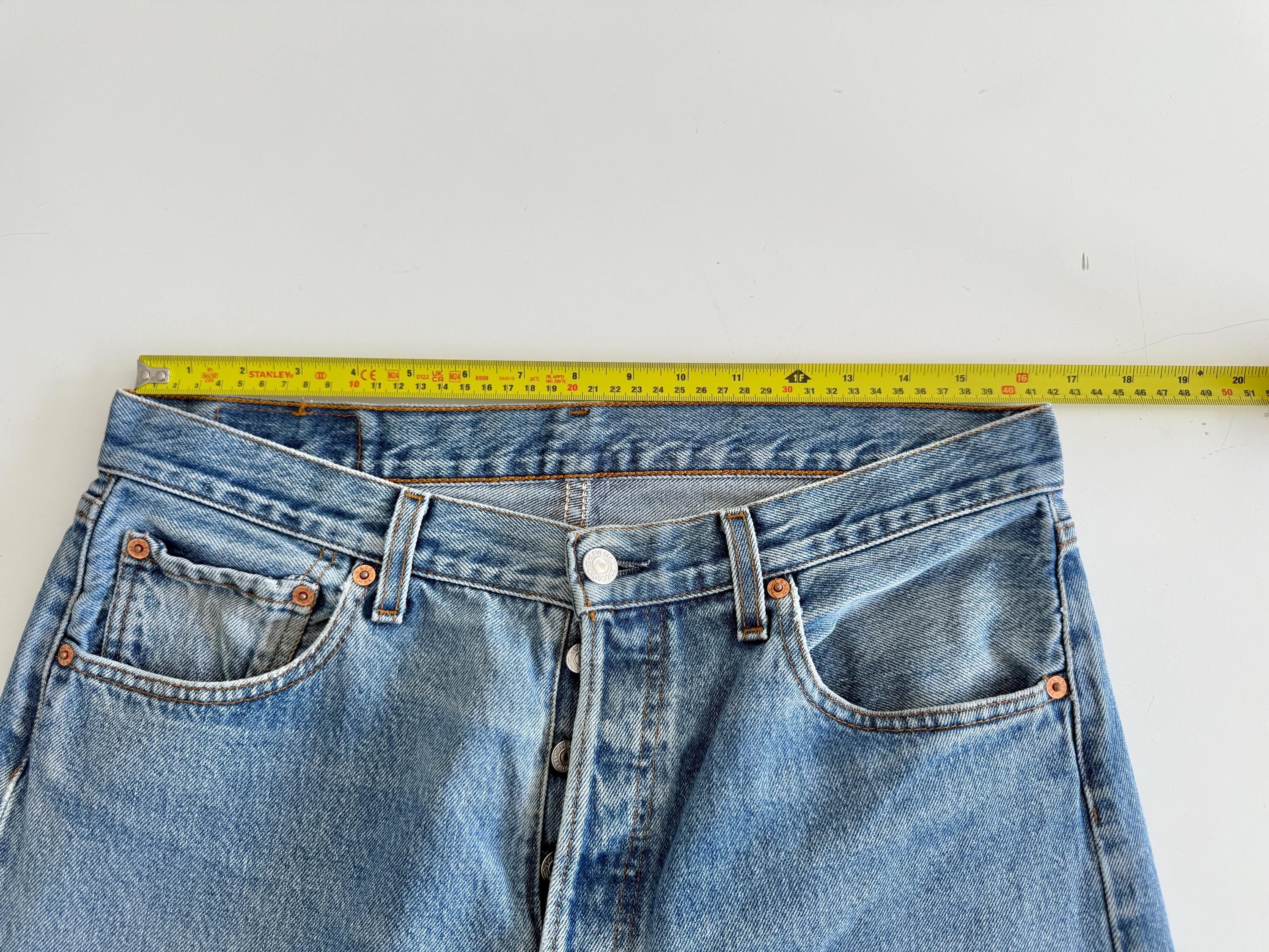 W33 L33 vintage Levis 501 32-33” measured waist medium faded lines blue made in y2k