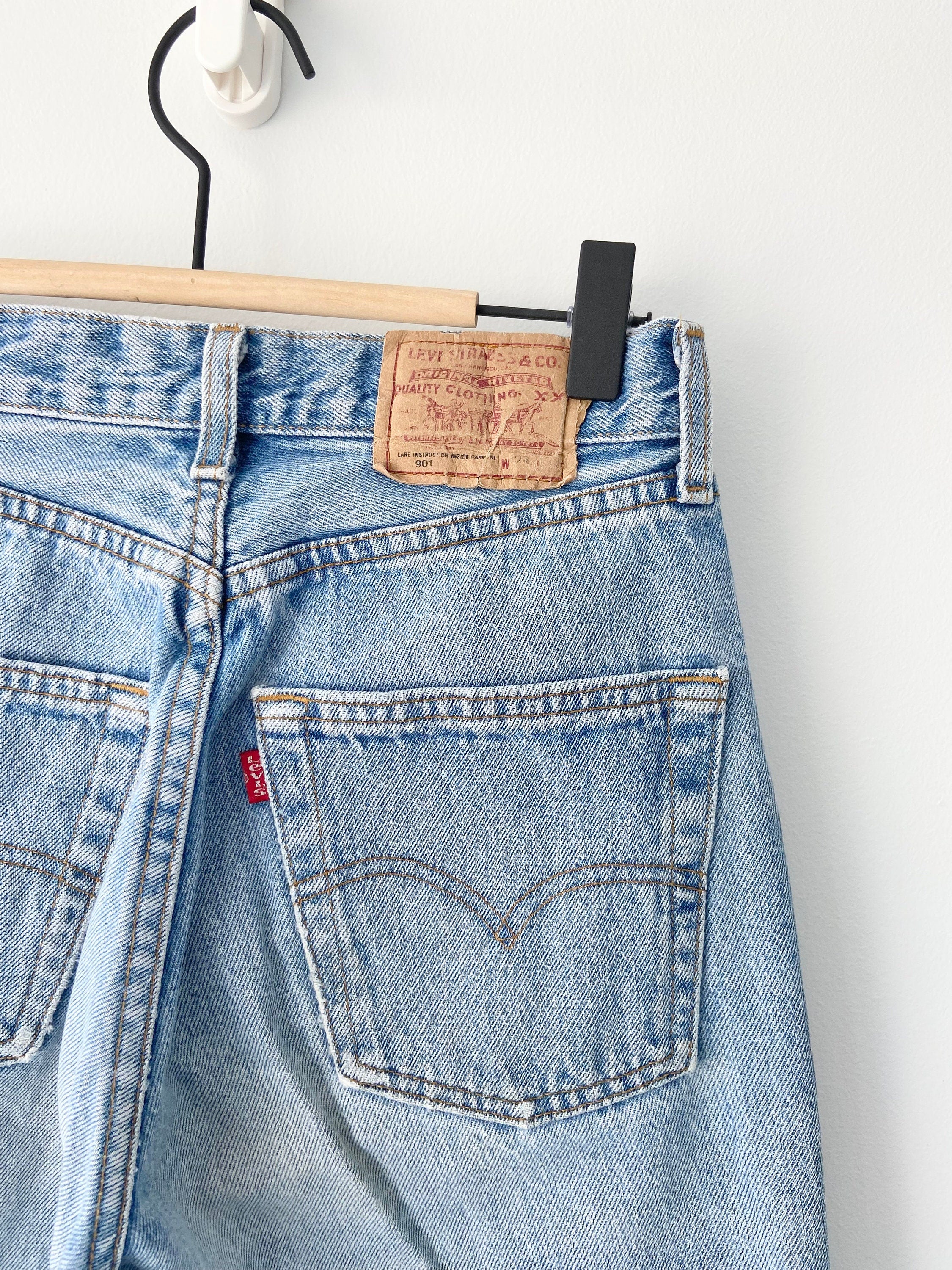 Vintage Levi’s 901  w26” L28” made in France 1994