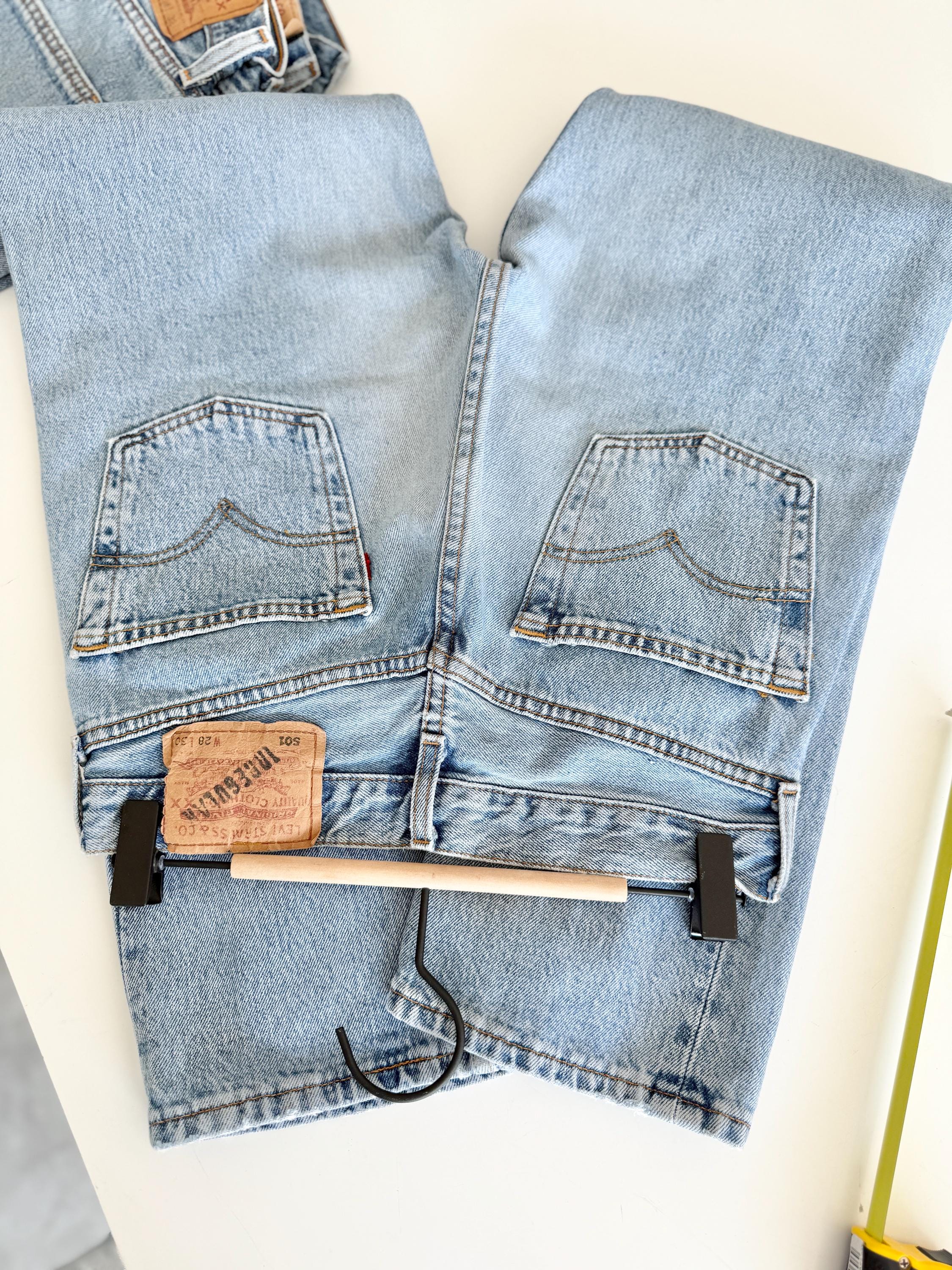 W27 L29 Levis 501 vintage 26-27” measured waist light faded blue 501s made in France 90s