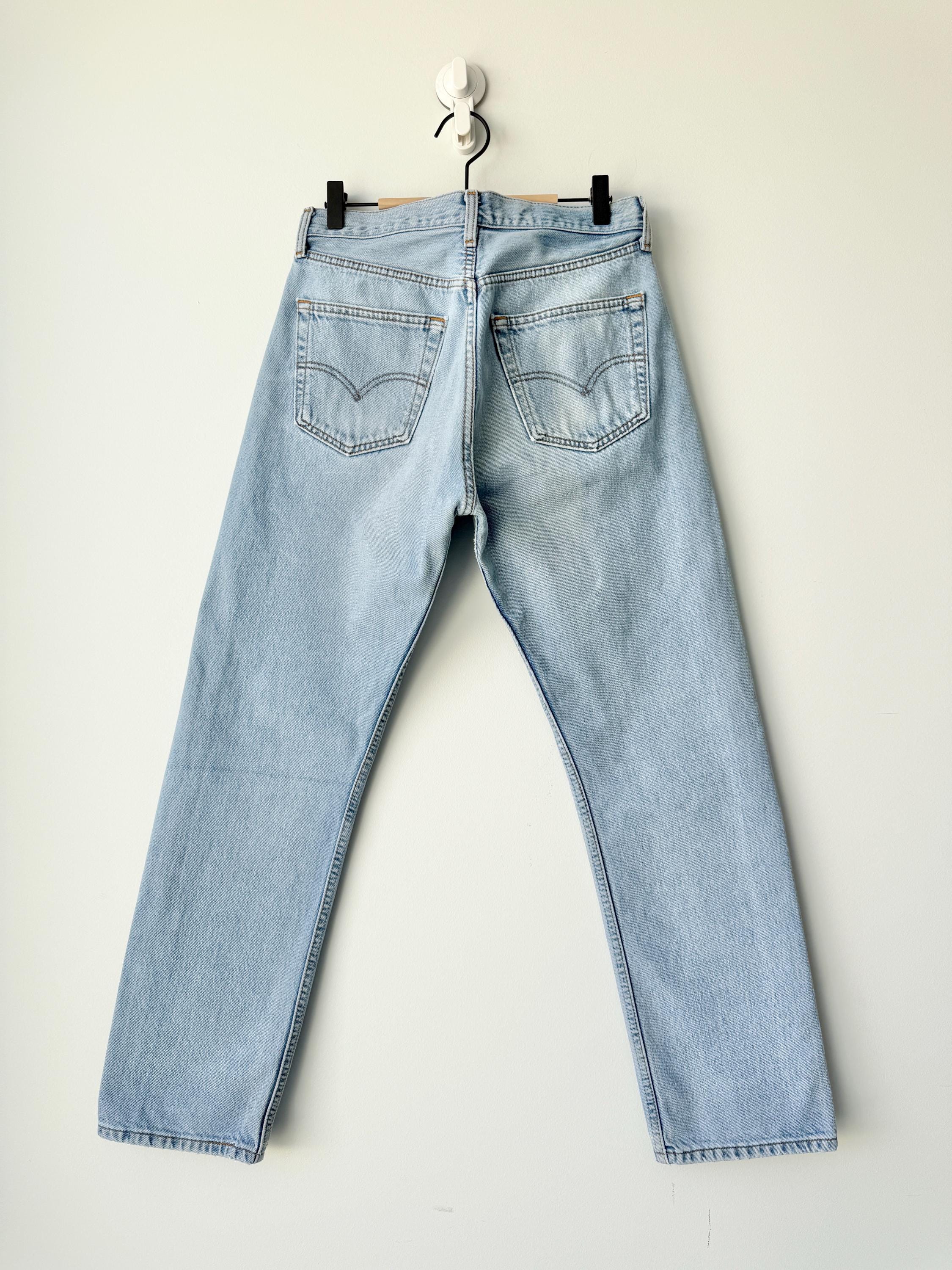 Levis 501s  vintage w29 L29 light blue 501s made in 90s straight leg jeans 501 28”/29” waist