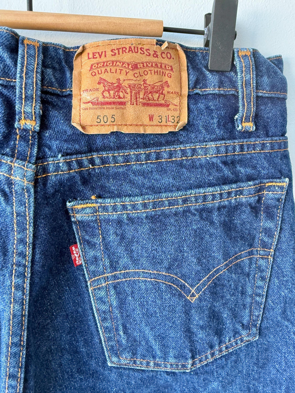 W30 L32 vintage Levis 505 29-30” measured waist raw blue denim made in early 90s
