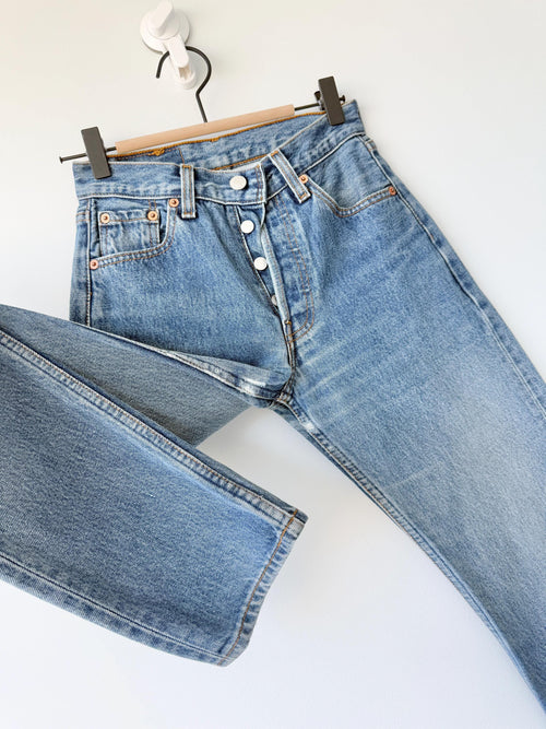 Levis 501 vintage w24 L31 medium blue  501s 90s straight leg jeans 501 23”/24” waist (januk)