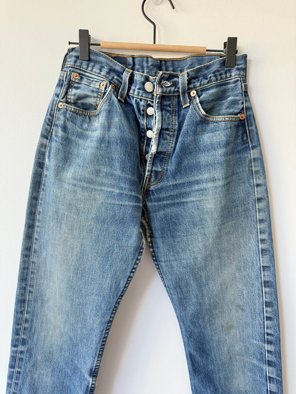W26 L30 vintage Levis 501 dark blue 25/26” measured waist Y2K levis 501s