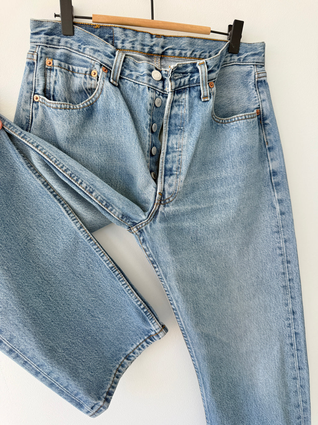 For Amanda - Soft W31 L30 vintage Levis 501 30/31” measured waist medium blue 501s Y2K