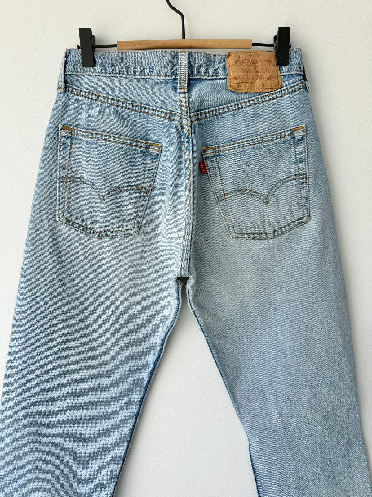 W27 L31 vintage Levis 501 26/27” measured waist light blue faded  90s 501s