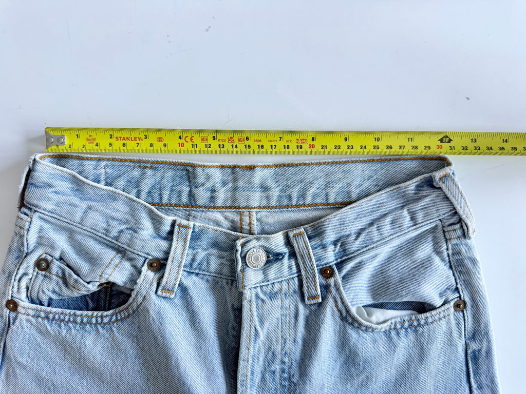 W25 L27 vintage Levis 501 light blue faded 24/25” measured waist 90s levis 501s