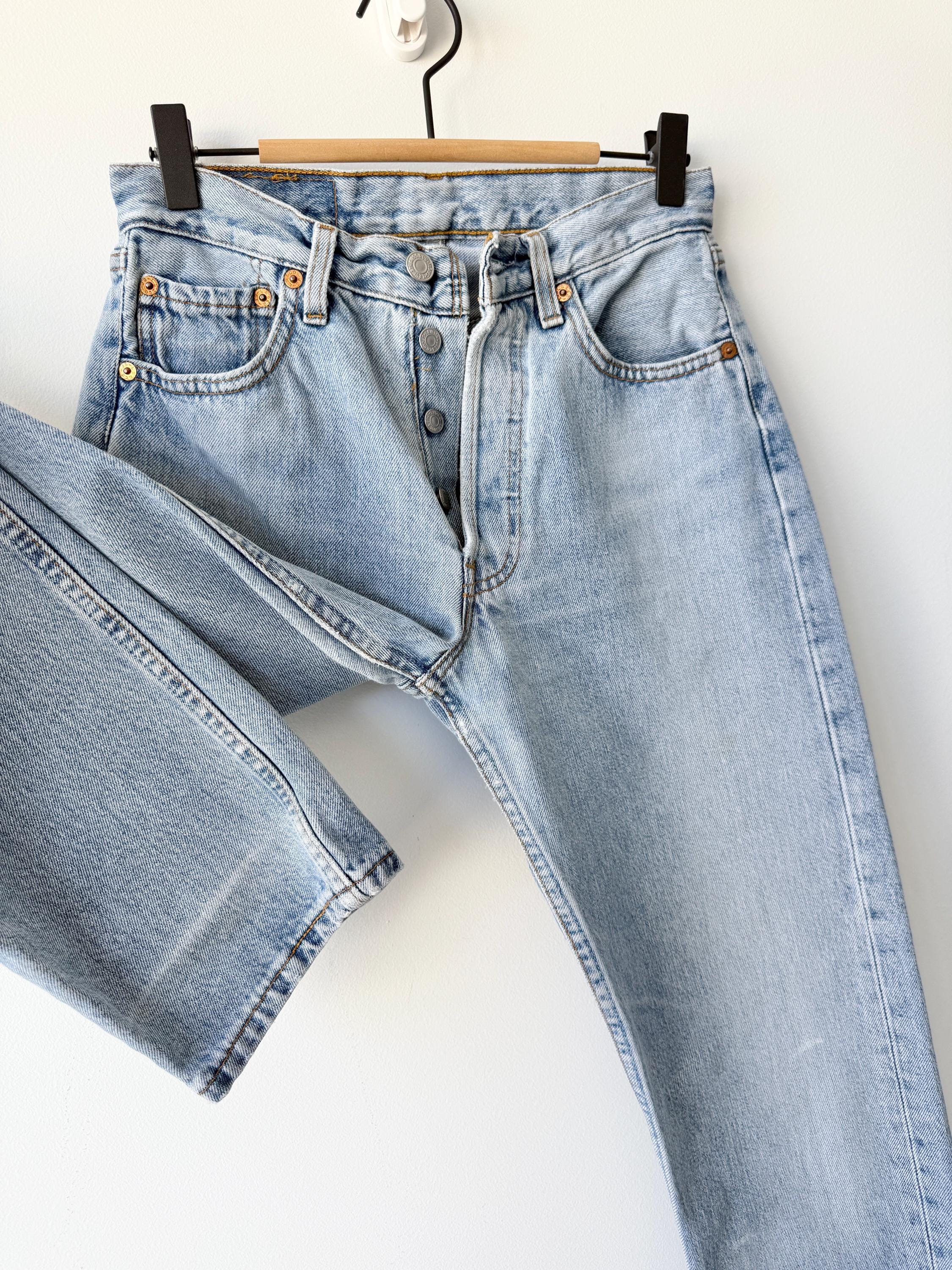 w25 L32 Vintage Levi’s 501 made in France 90s straight leg vintage levis 501