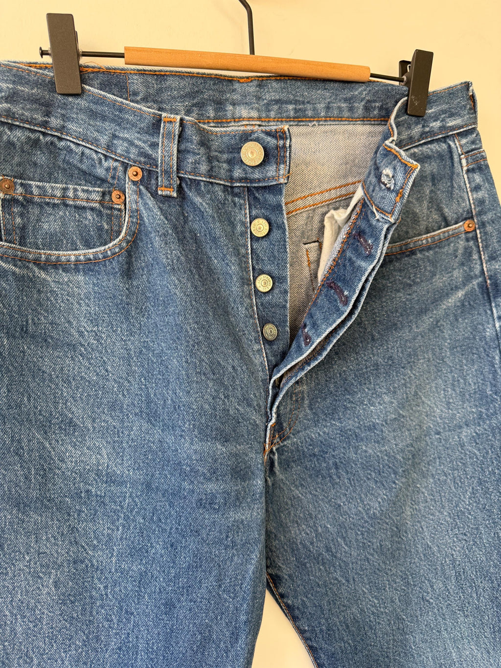 W31 L29 vintage Levis 501 30-31” measured raw blue dark blue made in 70s/80s