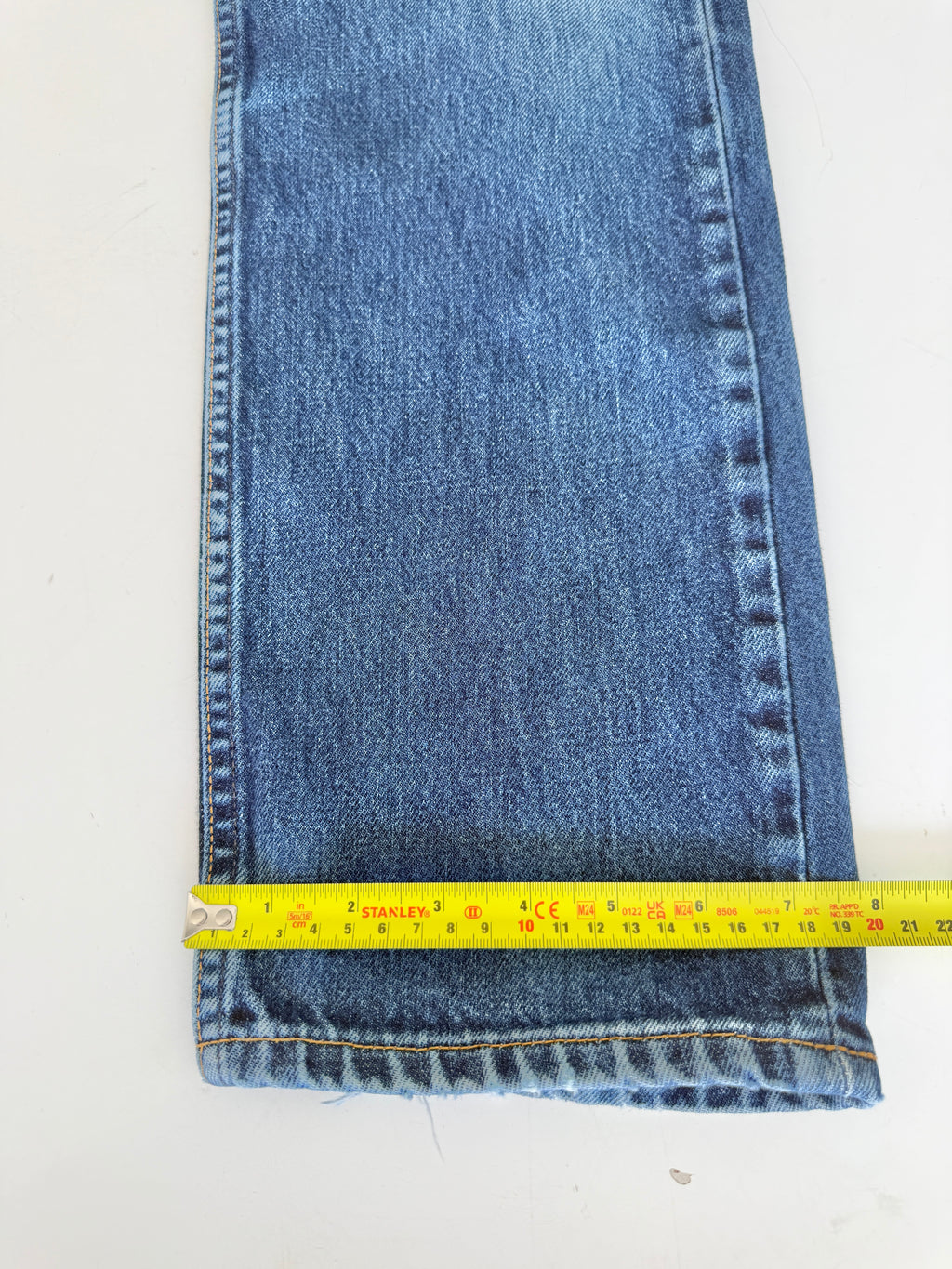 W28 L28 vintage Levis 501 27-28” measured dark blue faded denim Y2K 501s wallet mark