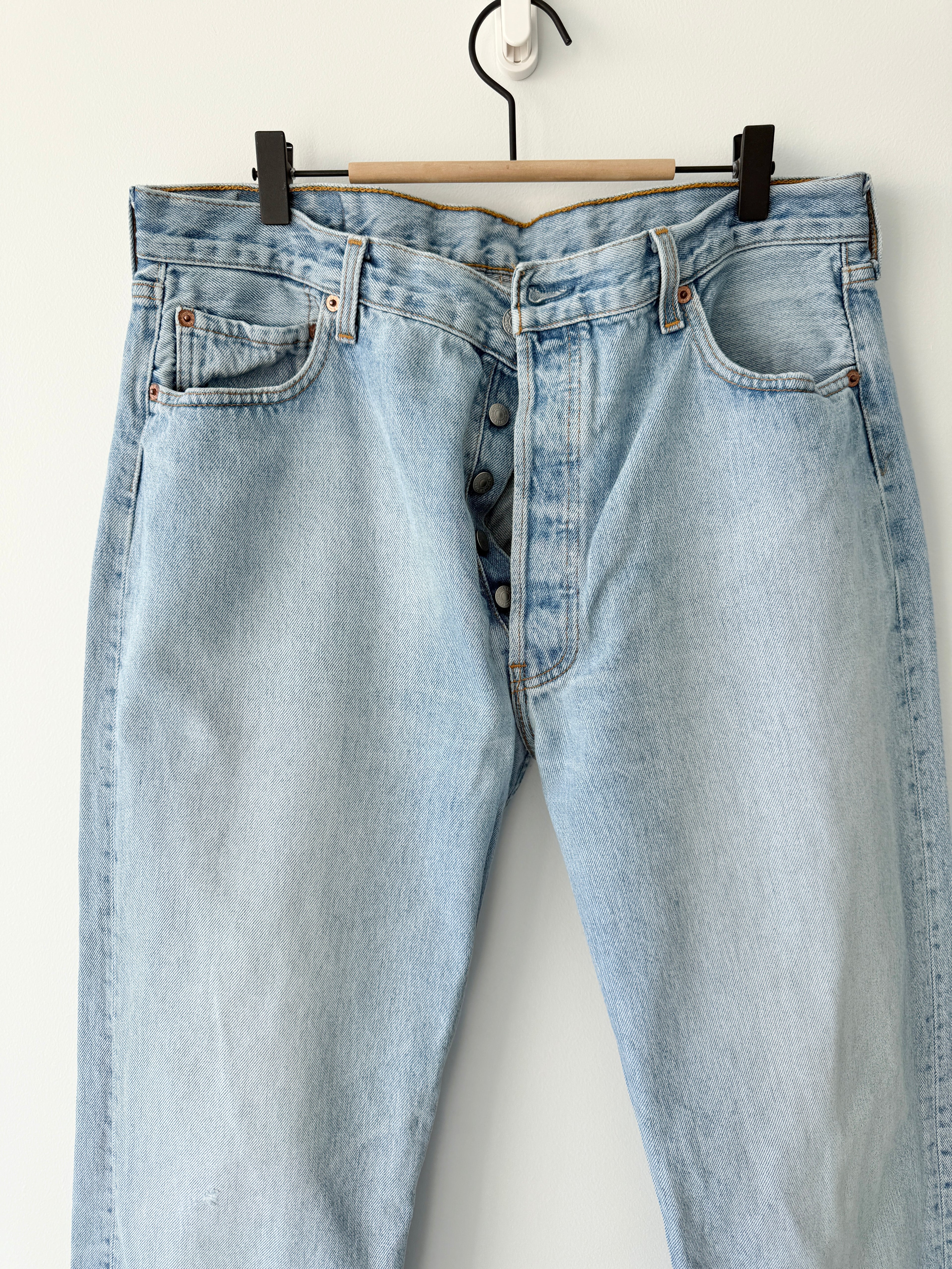 W36 L33 vintage Levis 501 35-36”” measured light blue 90s USA 501s