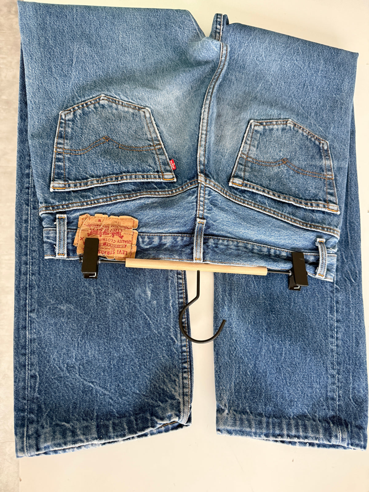 W31 L31 vintage Levis 501s 30/31” measured medium dark blue faded  early 90s 501s USA