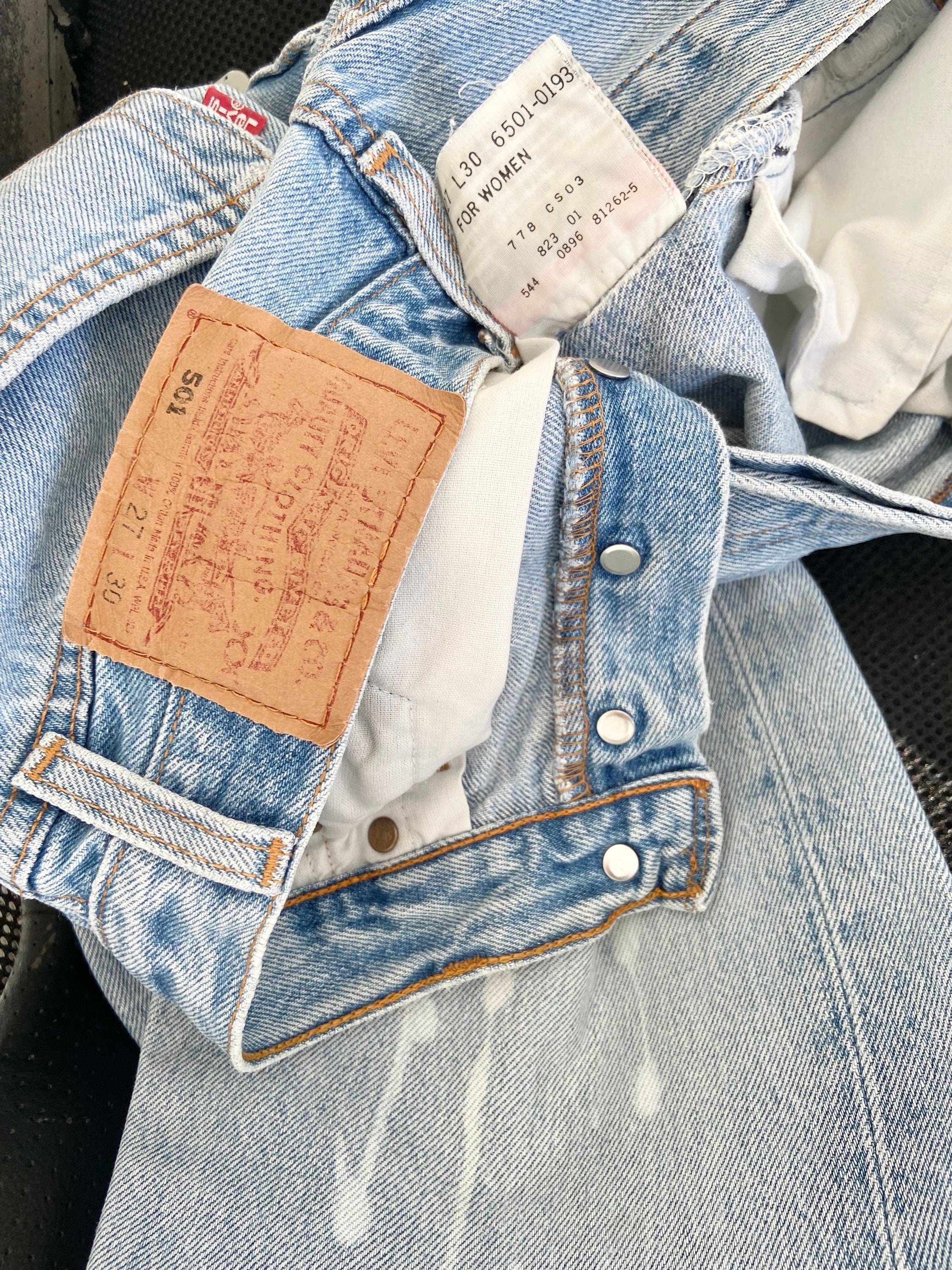 Vintage Levi’s 501  w25” L29” made in USA for women tag bleached 90s Levi’s 501s distressed Levis