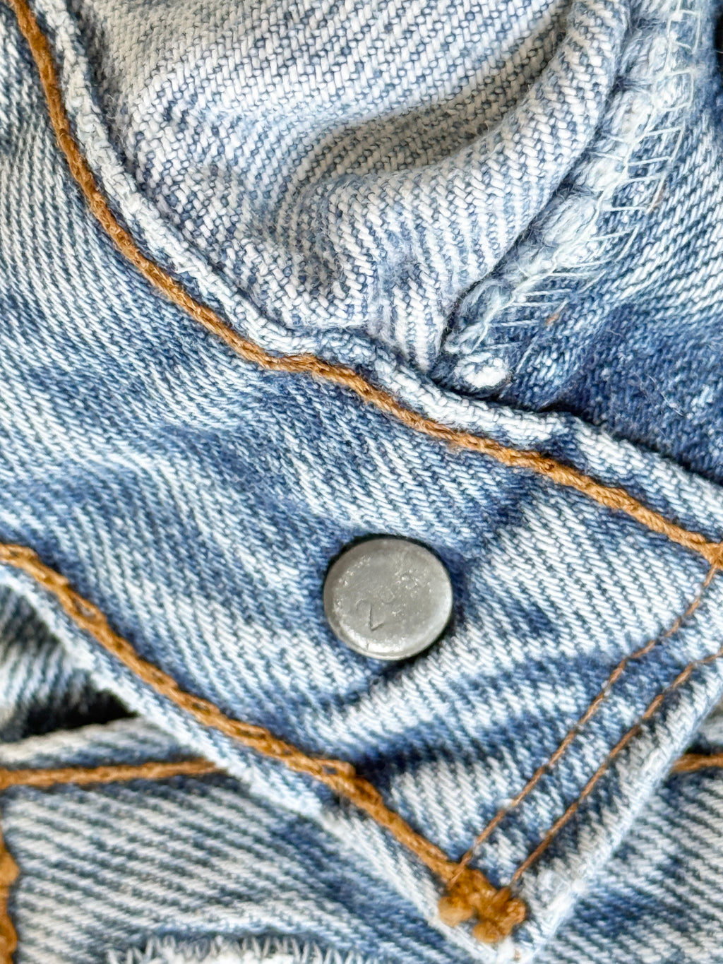 W31 L30 vintage Levis 501 30/31” measured waist light blue 501s made in 80s