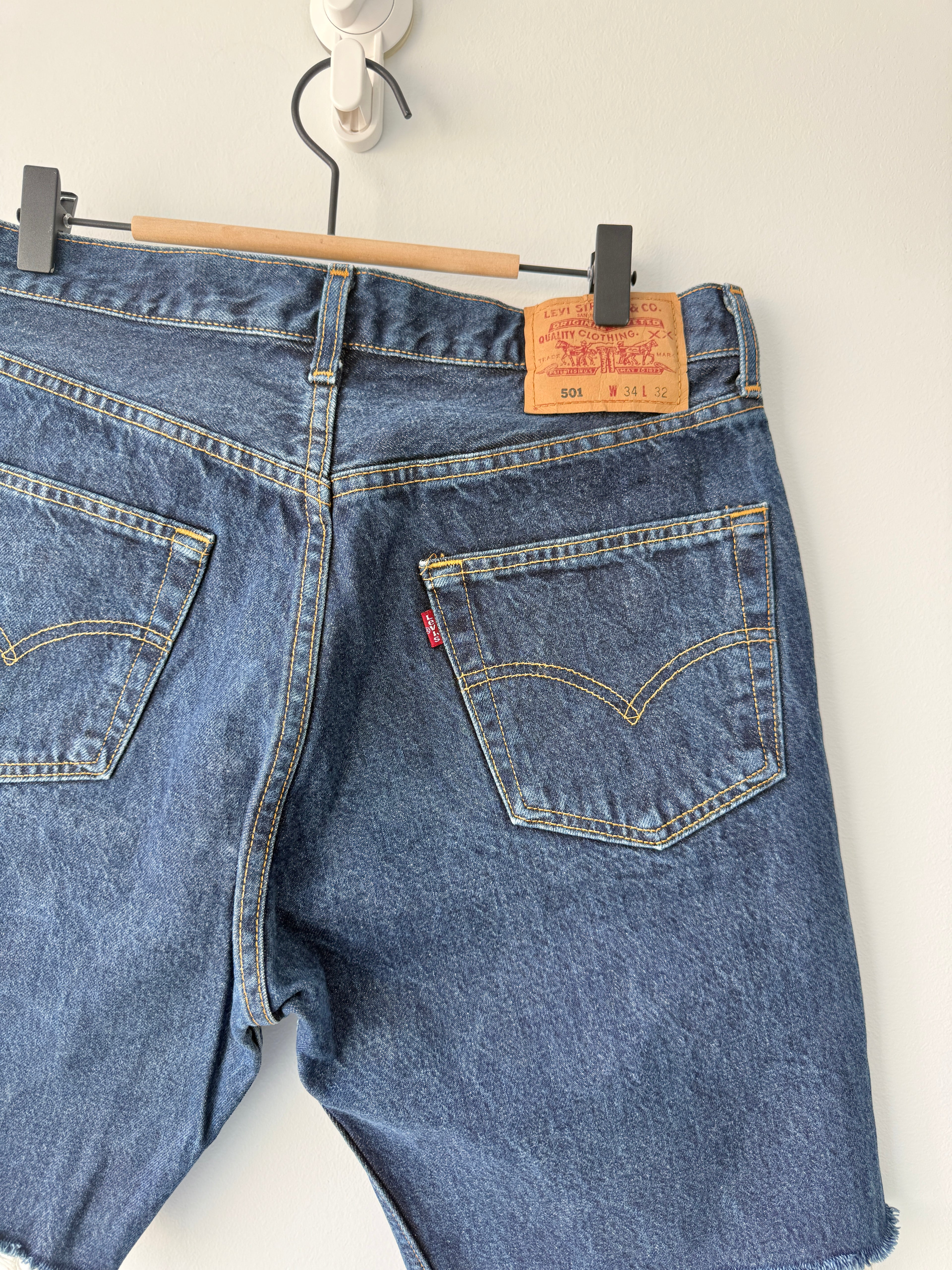 W32 L vintage Levis 501 31-32” measured dark raw blue Y2K denim shorts Levi’s 501s
