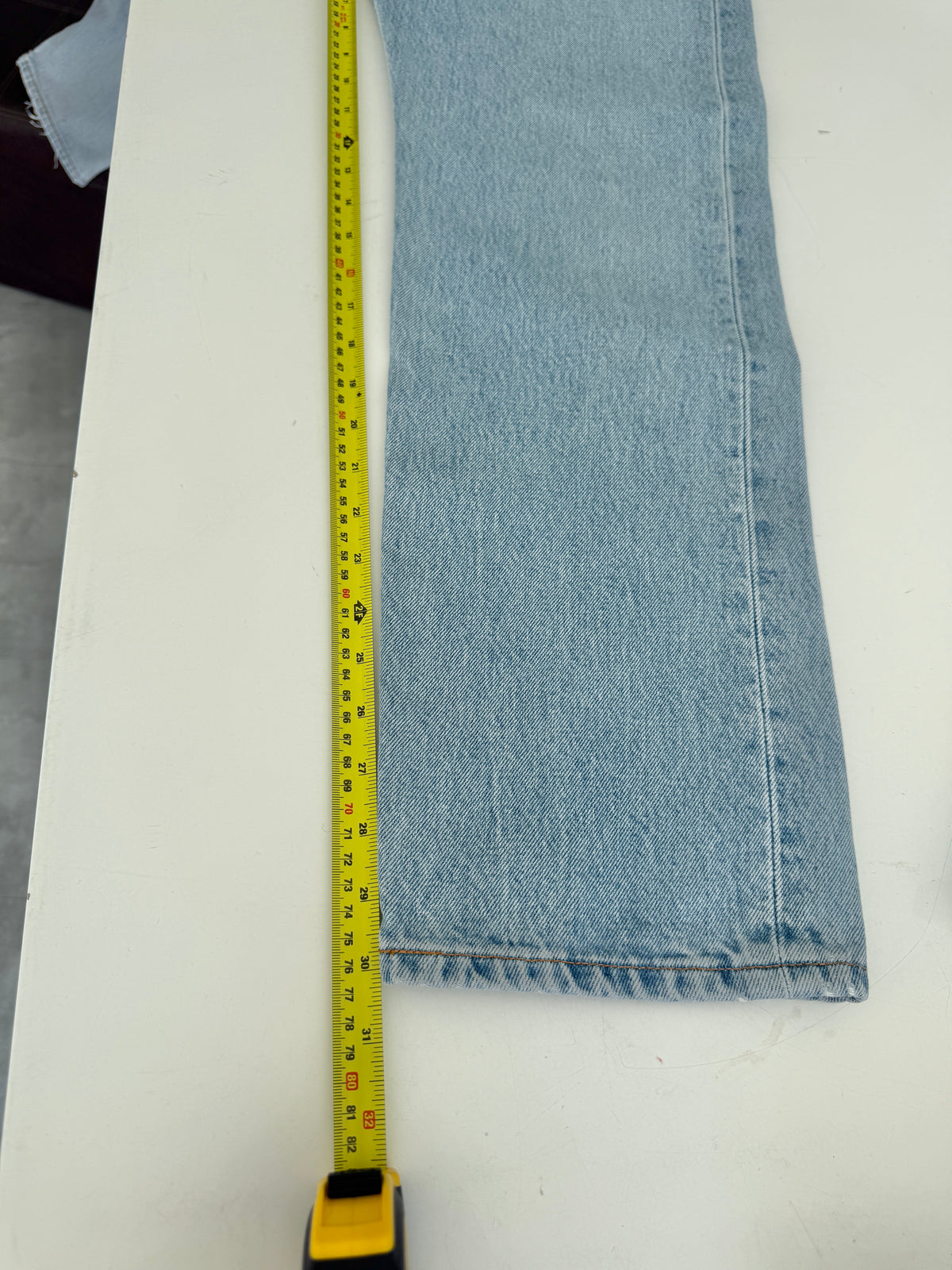 W29 L29 vintage Levis 501s 28/29” measured light blue fade denim 90s 501s