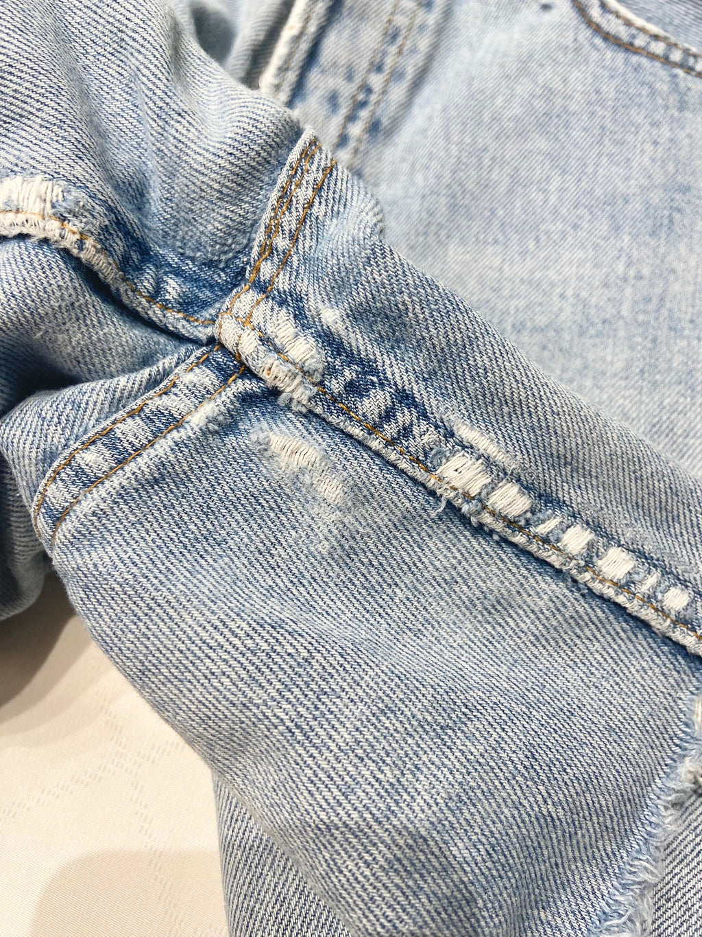 w29 Vintage Levi’s 901 button shorts light blue wash   Made in France 1995