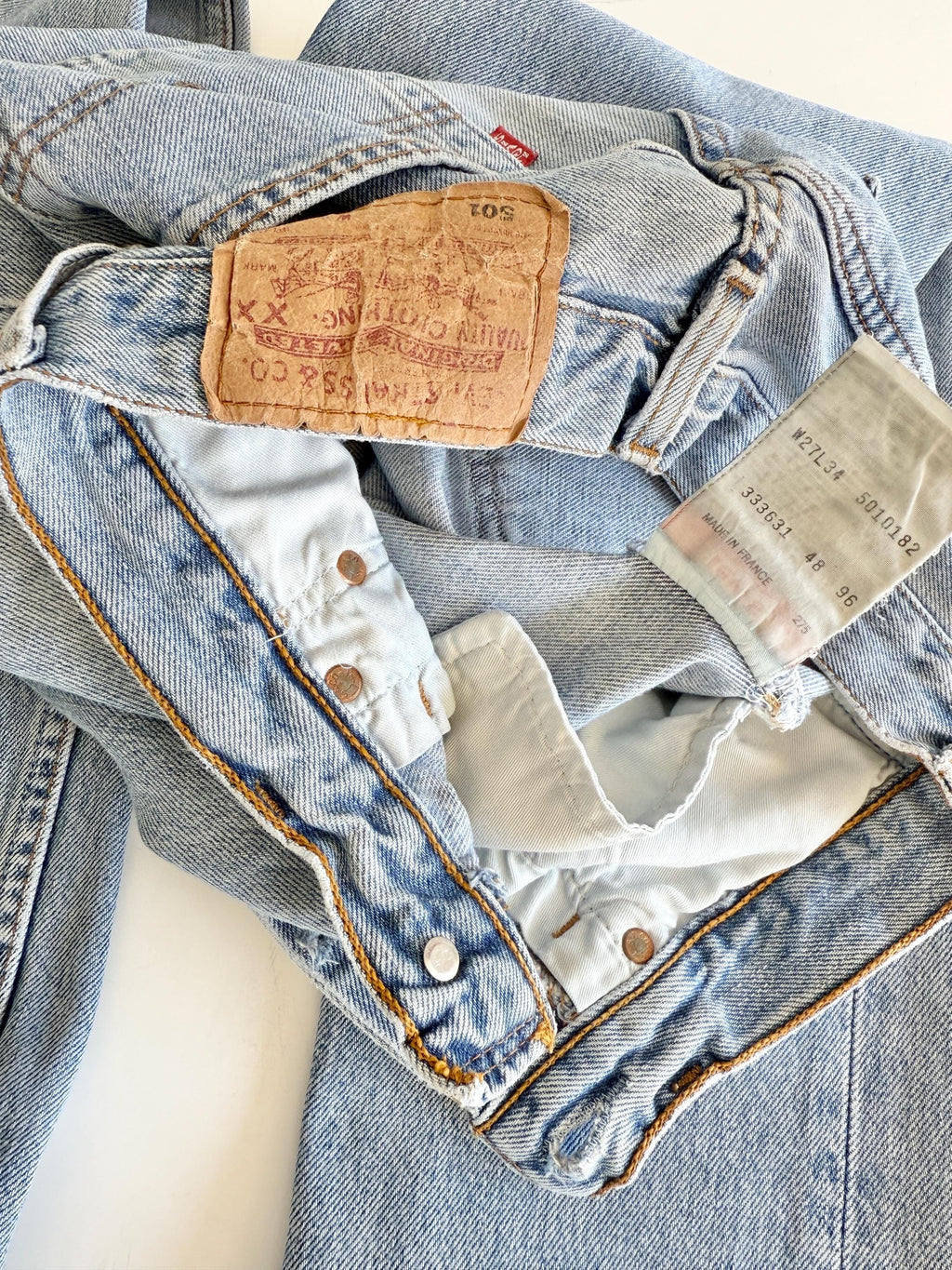 w25 L32 Vintage Levi’s 501 made in France 90s straight leg vintage levis 501