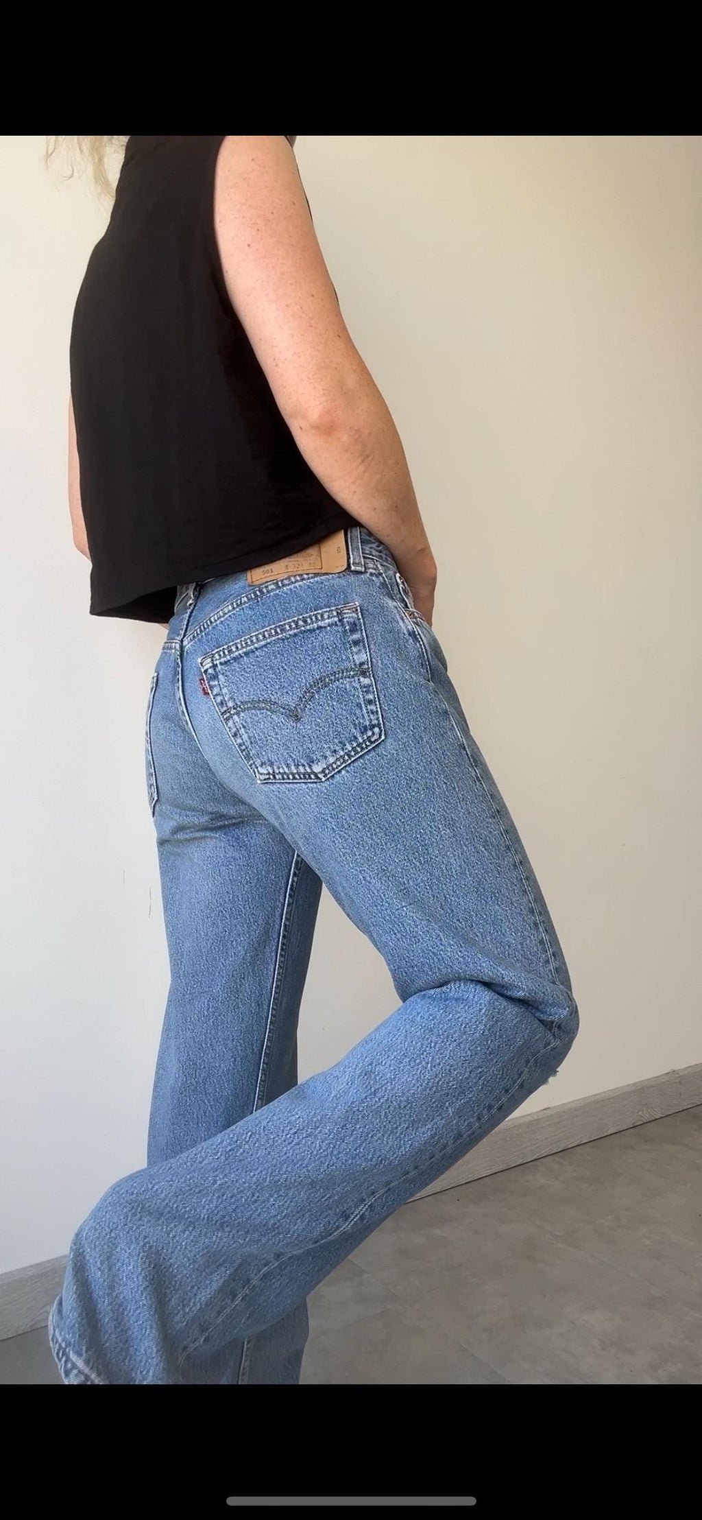 w29 L31 Levis 501 vintage Levi’s medium blue straight leg Levi’s 501 made in USA vintage Levi’s 501  (29” waist)