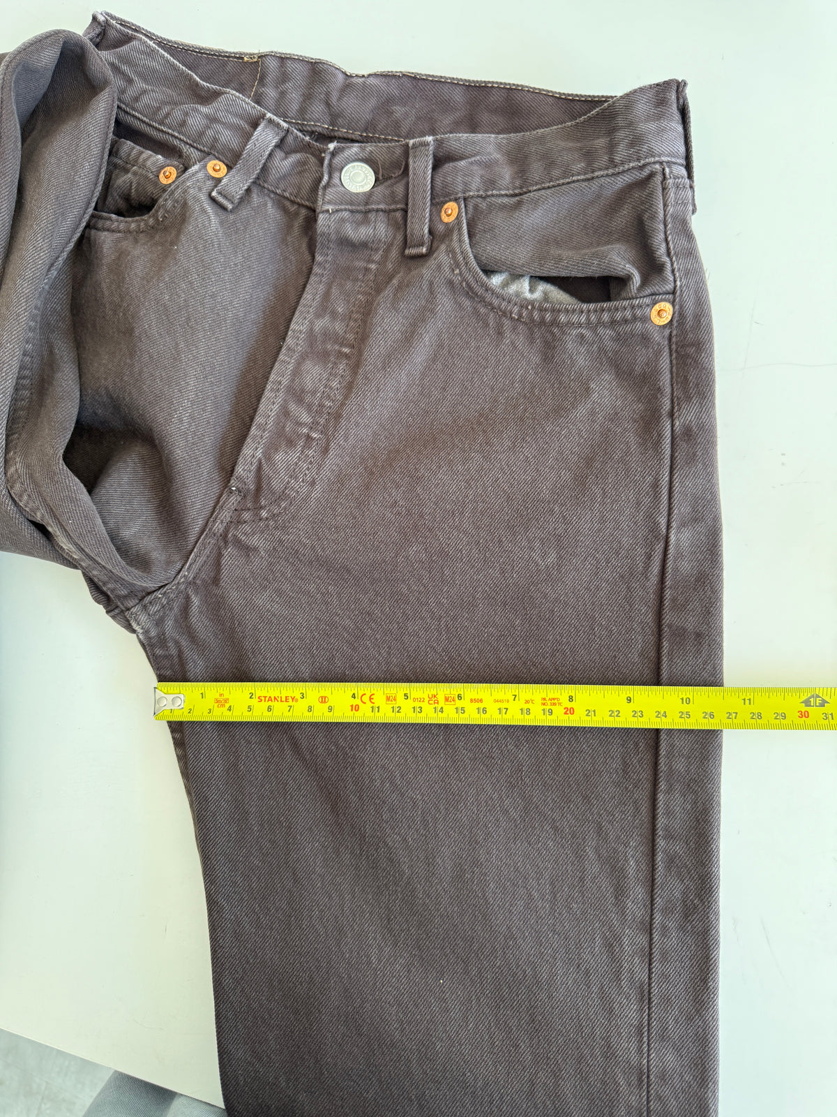 W25 L32 vintage Levis 501 25” measured brown 90s 501s