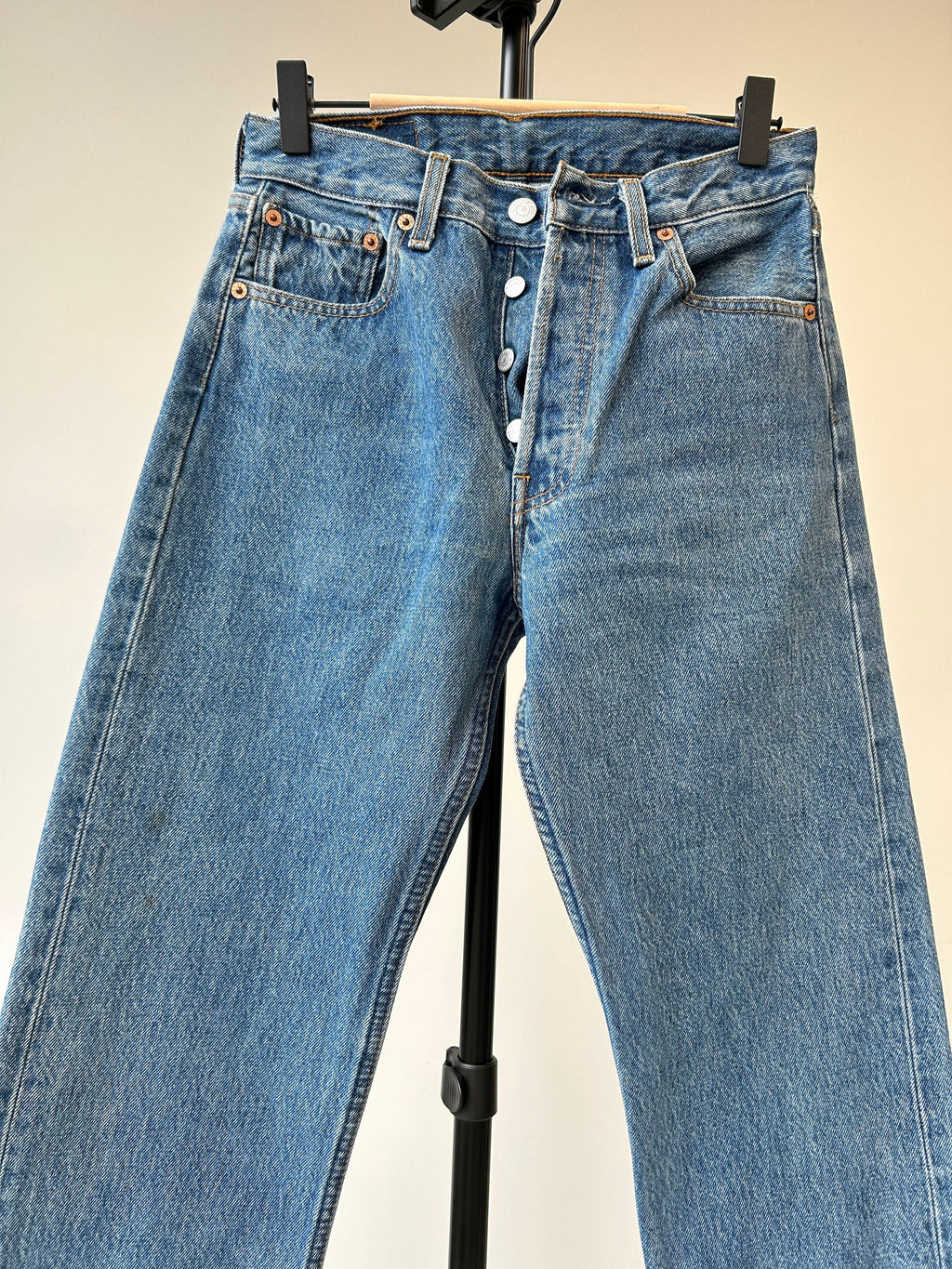 Levis 501 jeans w27 L33 light blue 90s levis medium blue denim 501 vintage Levi’s blue denim 501 vintage