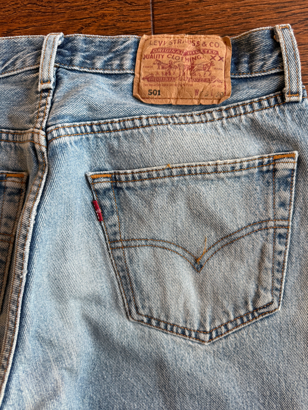 Soft W31 L29 vintage Levis 501s 31” measured medium light blue faded 90s 501s
