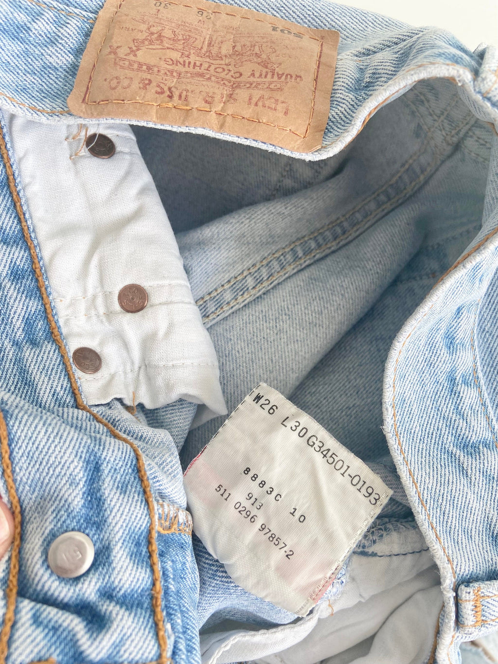 501 jeans w24 L30 light blue stone wash  vintage 501s made in USA