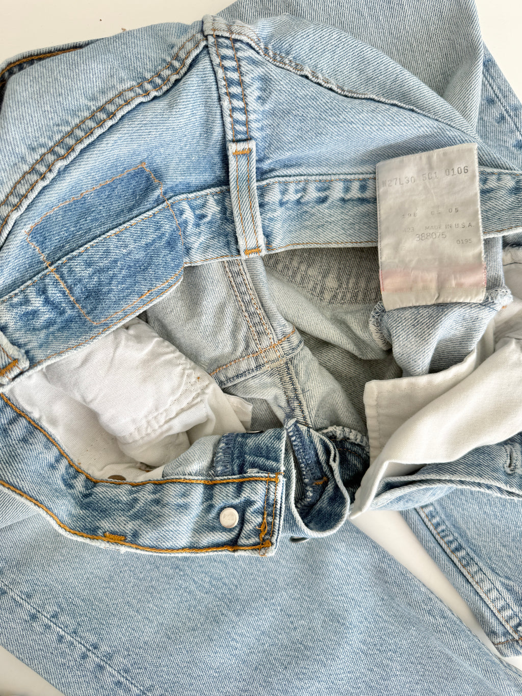 Soft W25 L29 vintage Levis 501 24/25” measured waist light blue 501s made in 90s USA
