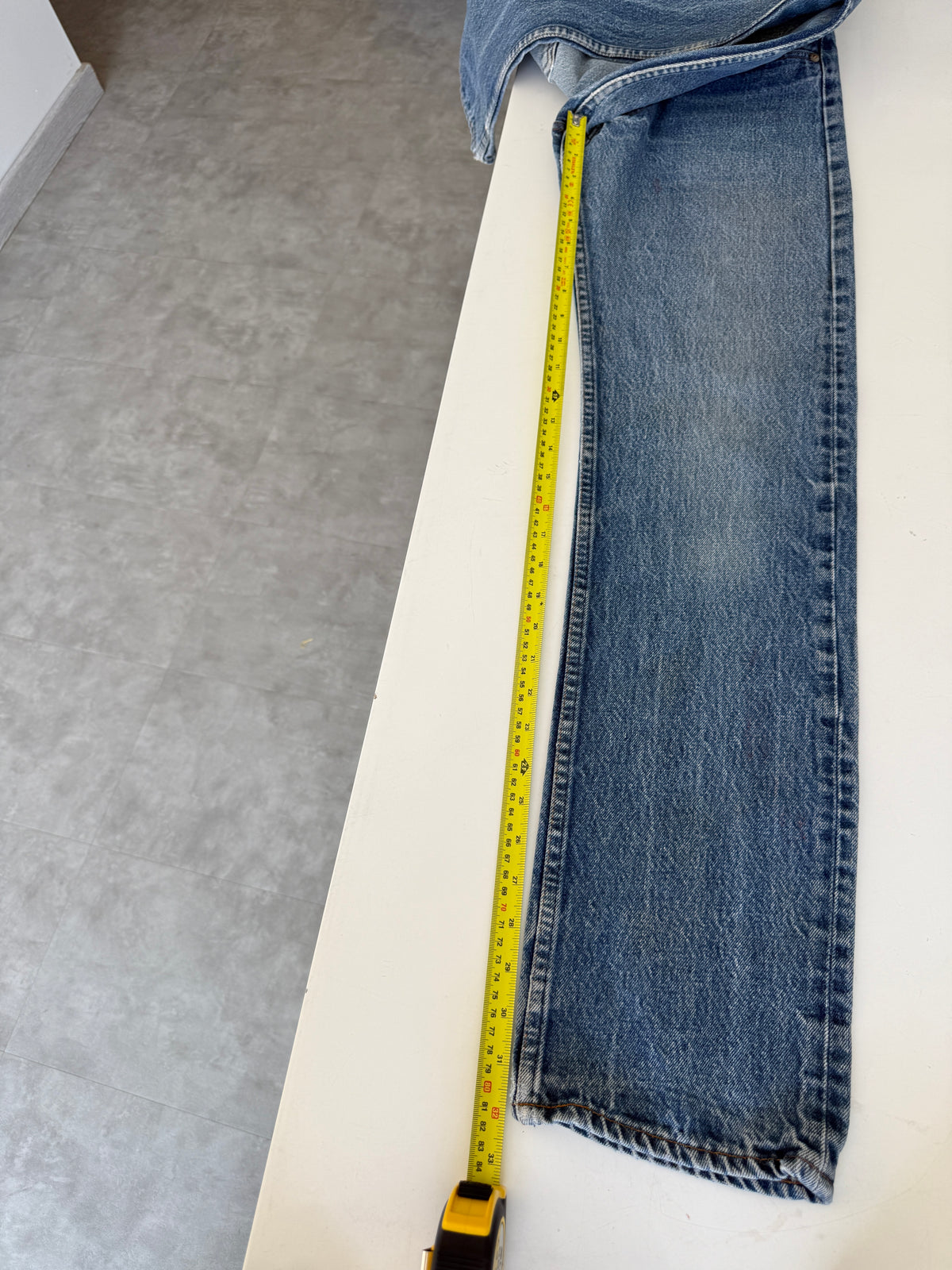 W27 L32 vintage Levis 501s 26/27” measured light blue faded 80s USA 501s