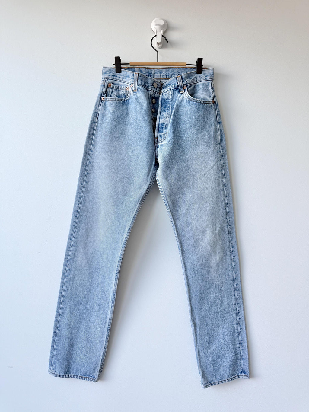 W29 L33 Levis 501 vintage 28-29” measured waist light blue made in USA 90s