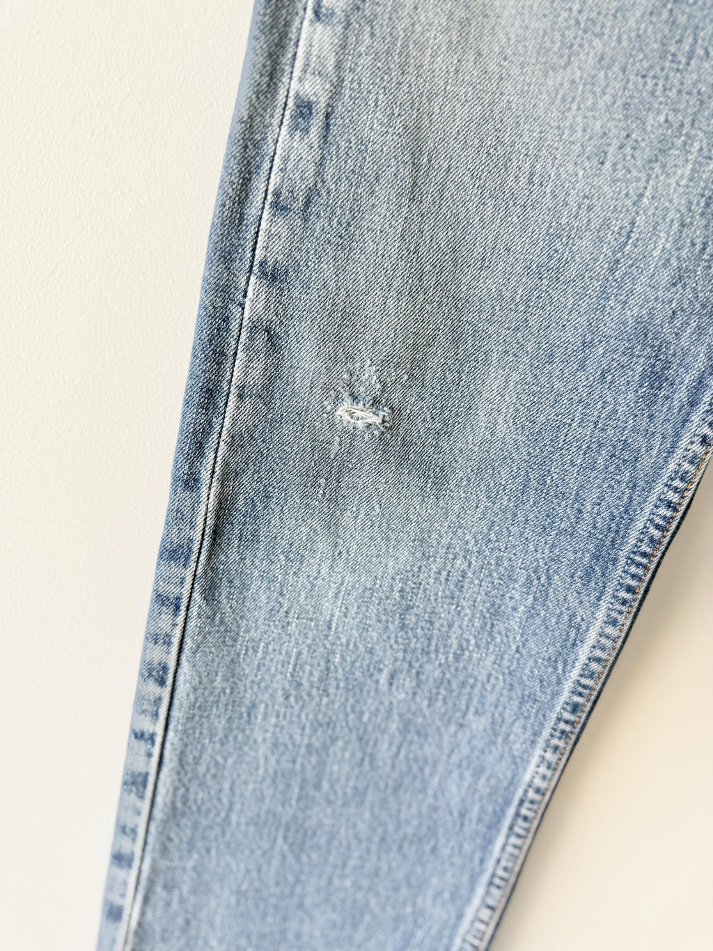 W30 L31 vintage Levis 505 29-30” measured waist medium blue denim made in 90s