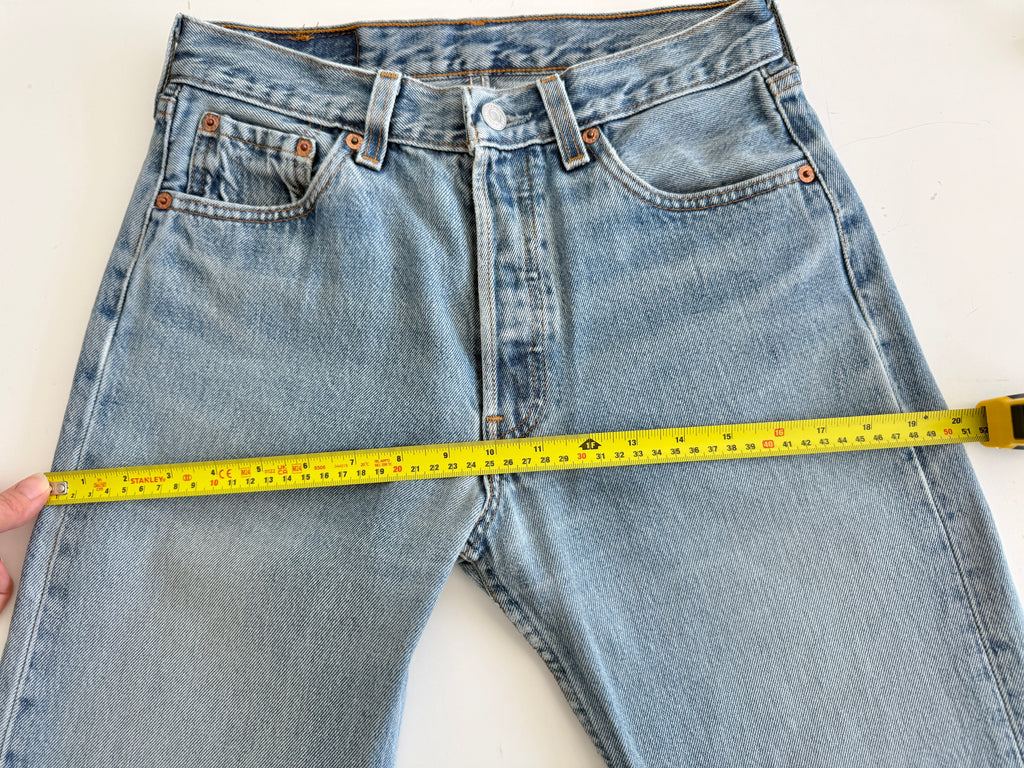 Soft W27 L30 vintage Levis 501 26/27” measured waist medium blue 90s USA  501s