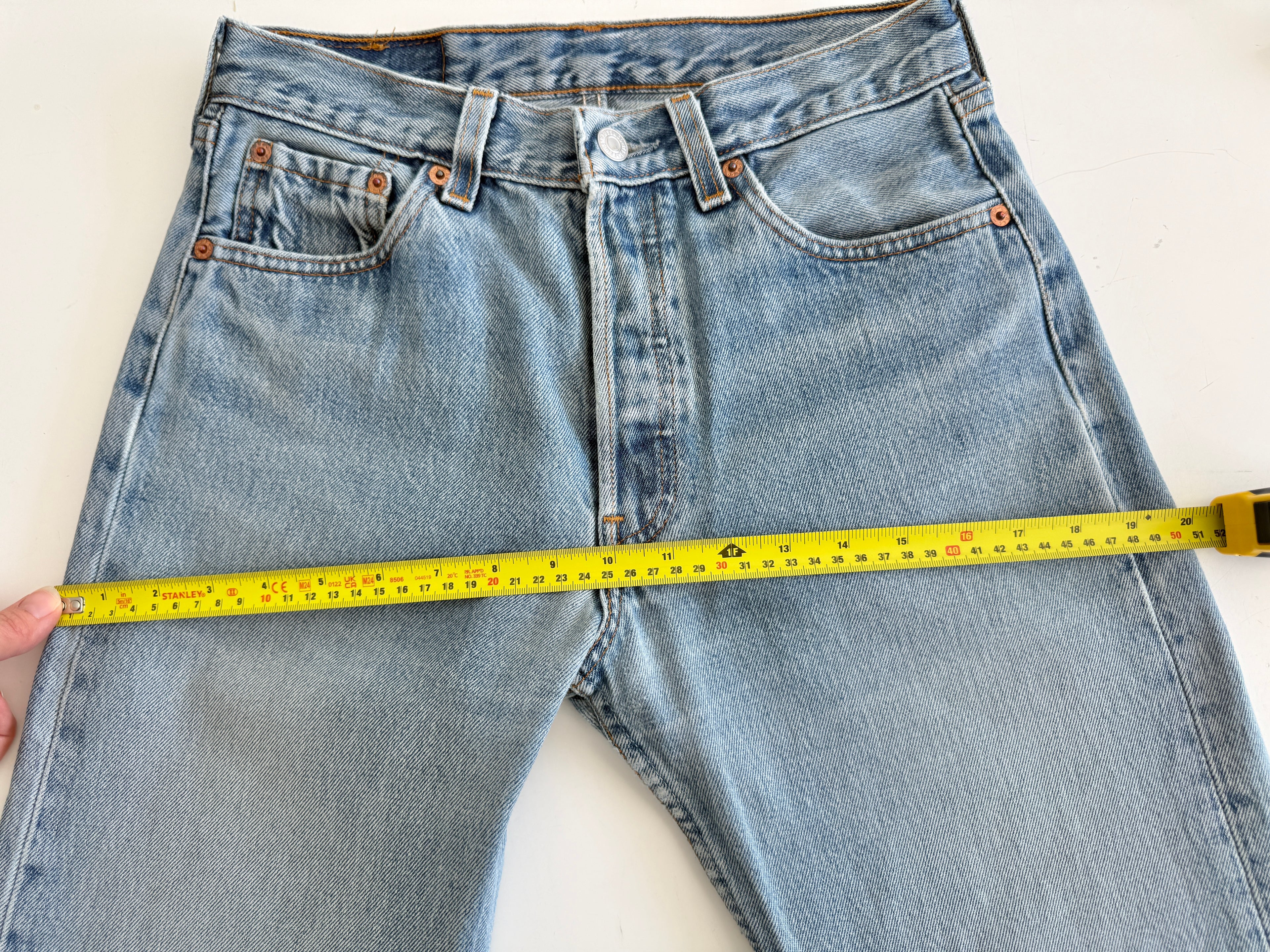 Soft W27 L30 vintage Levis 501 26/27” measured waist medium blue 90s USA  501s