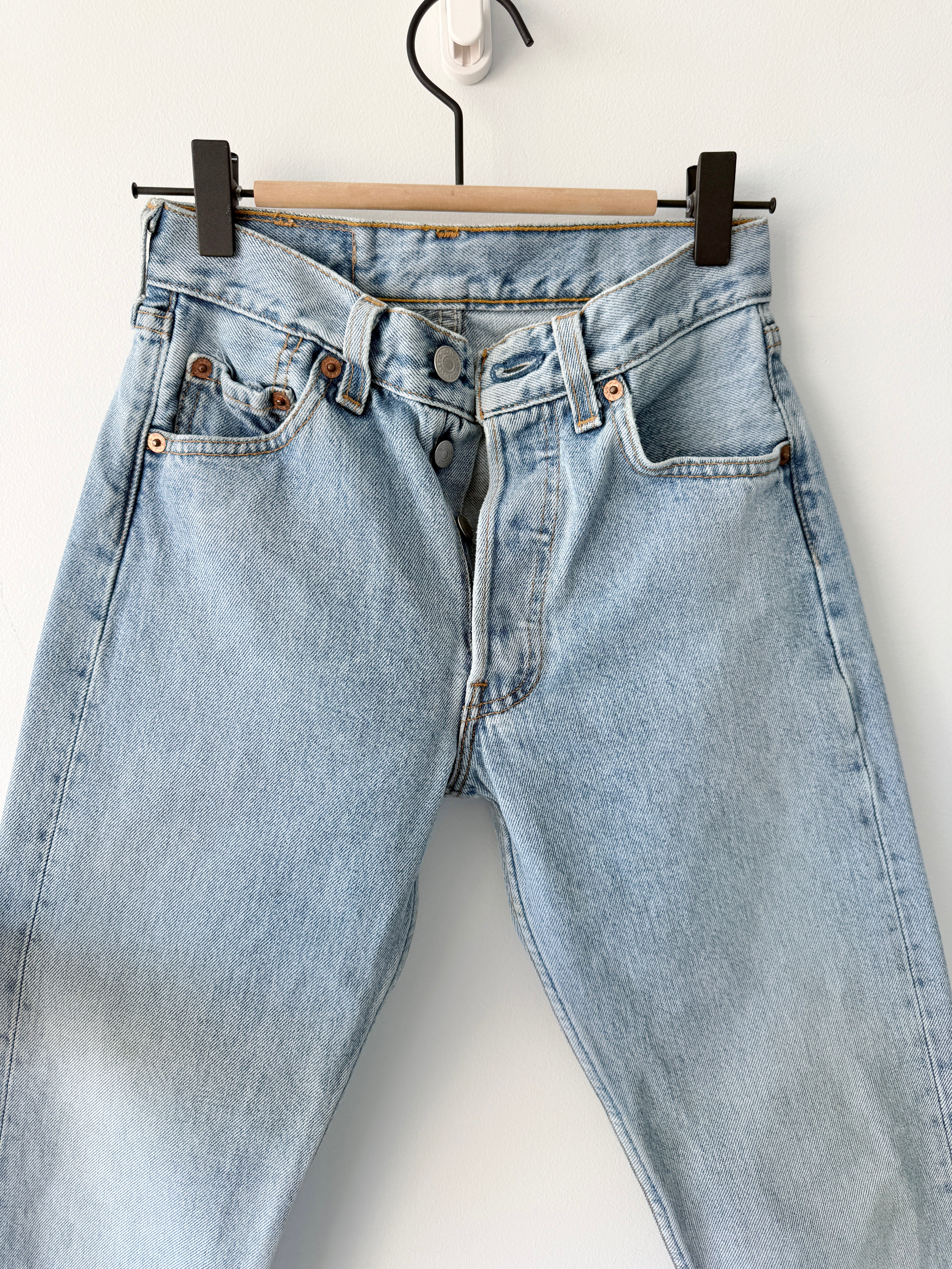 W23 L30 vintage Levis 501 22-23”measured light blue 90s USA 501s