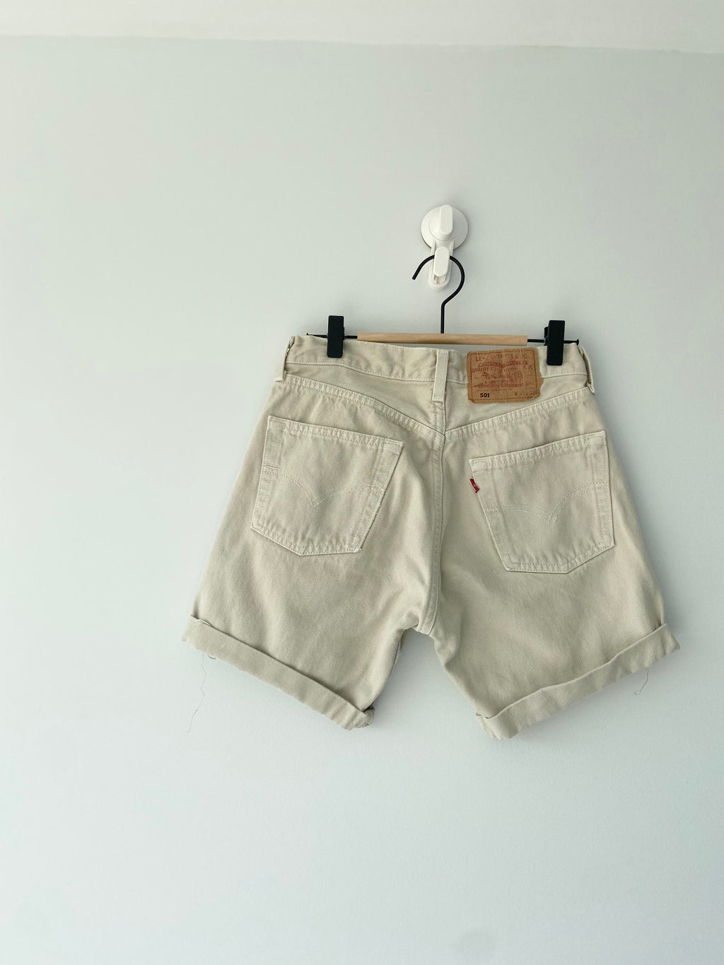w27 Beige Vintage Levi’s 501  shorts